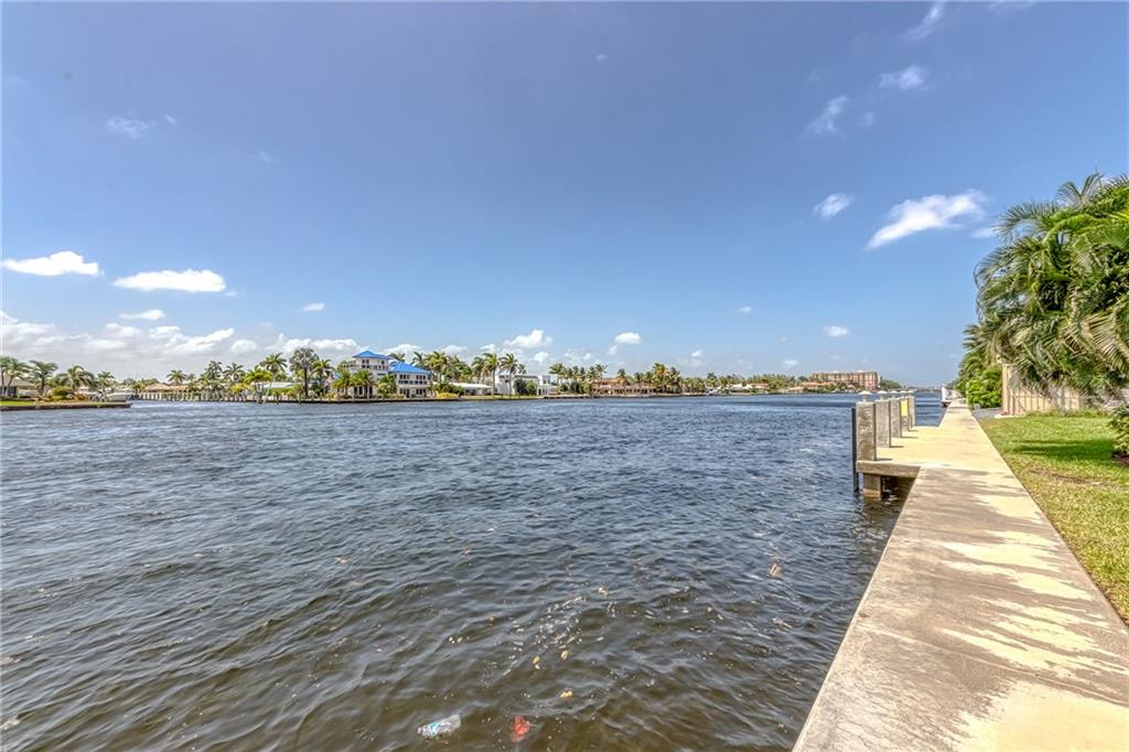 Silver Thatch Intracoasta - Residential