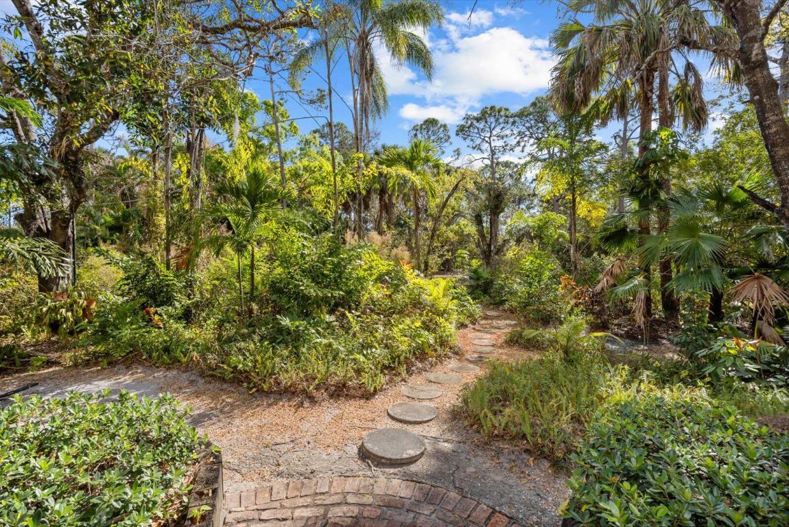 1995 SW Saint Andrews Drive