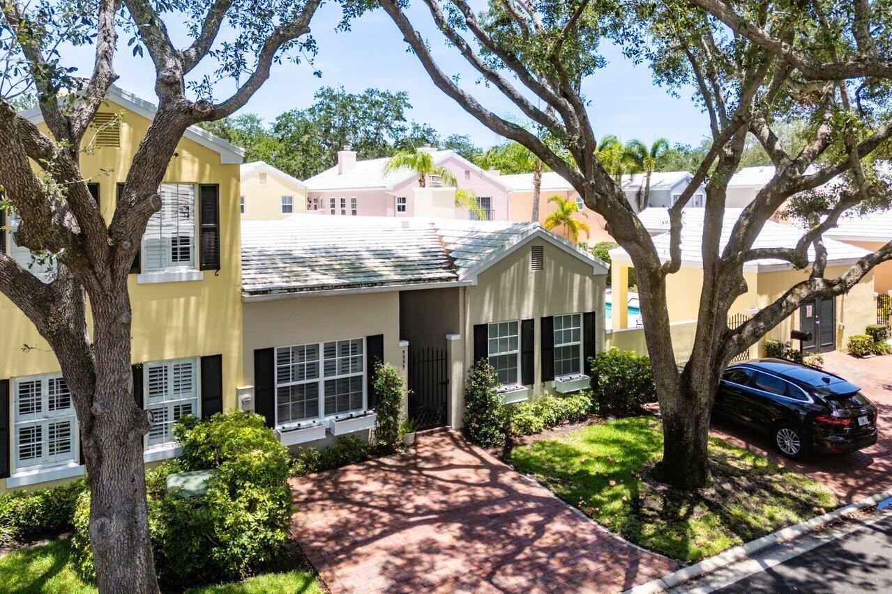 CHARLESTON PLACE - Residential