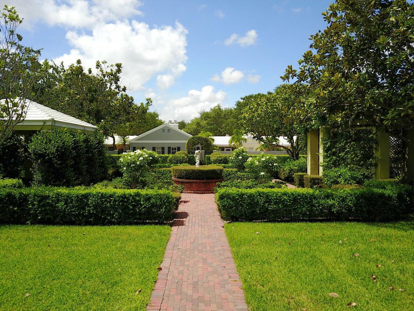 CHARLESTON PLACE - Residential