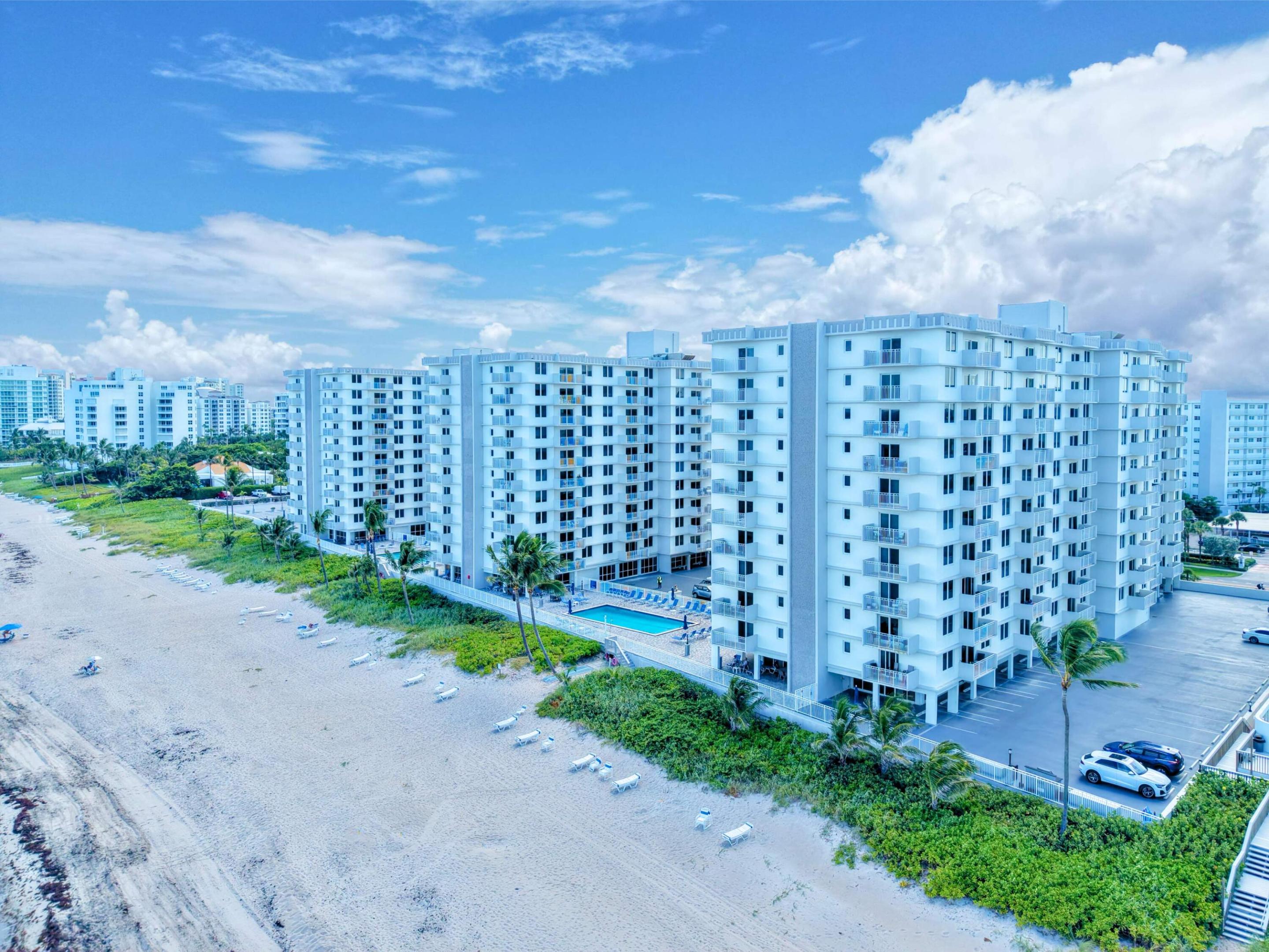 3215 S Ocean Boulevard 911