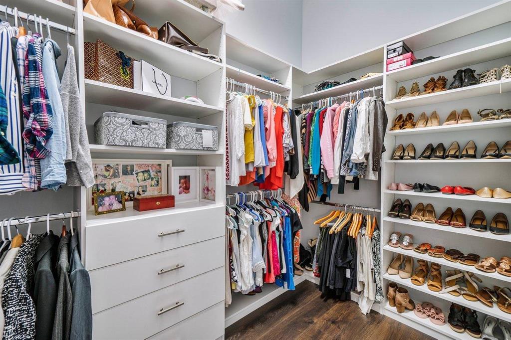 BAYHILL ESTATES - Residential