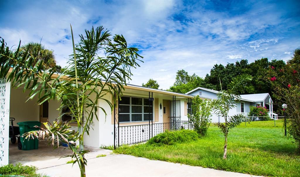 Photo of 7802 Hibiscus Road, Fort Pierce, FL 34951 (MLS # R10724298)