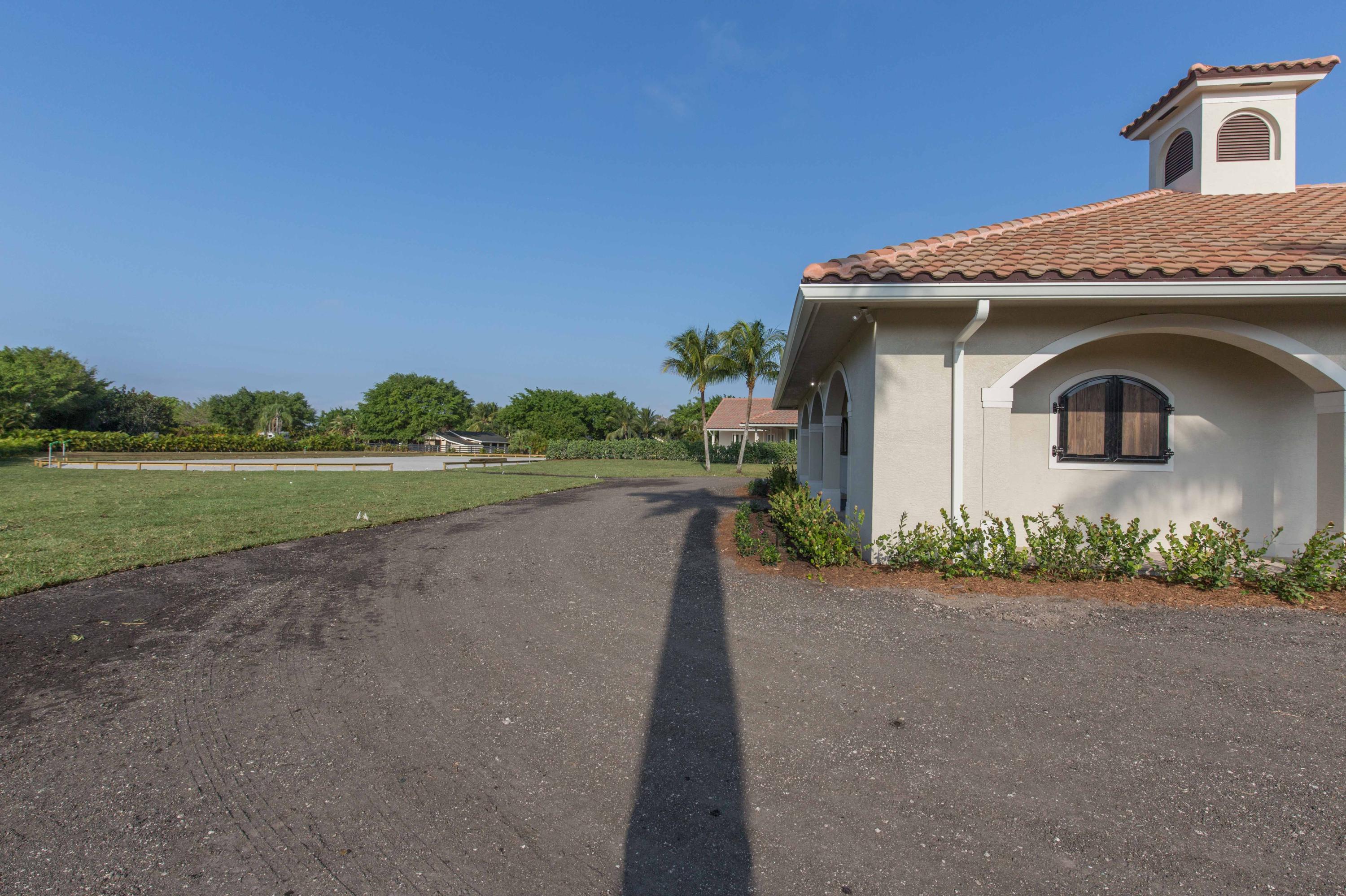 SADDLE TRAIL PARK OF WELL - Residential