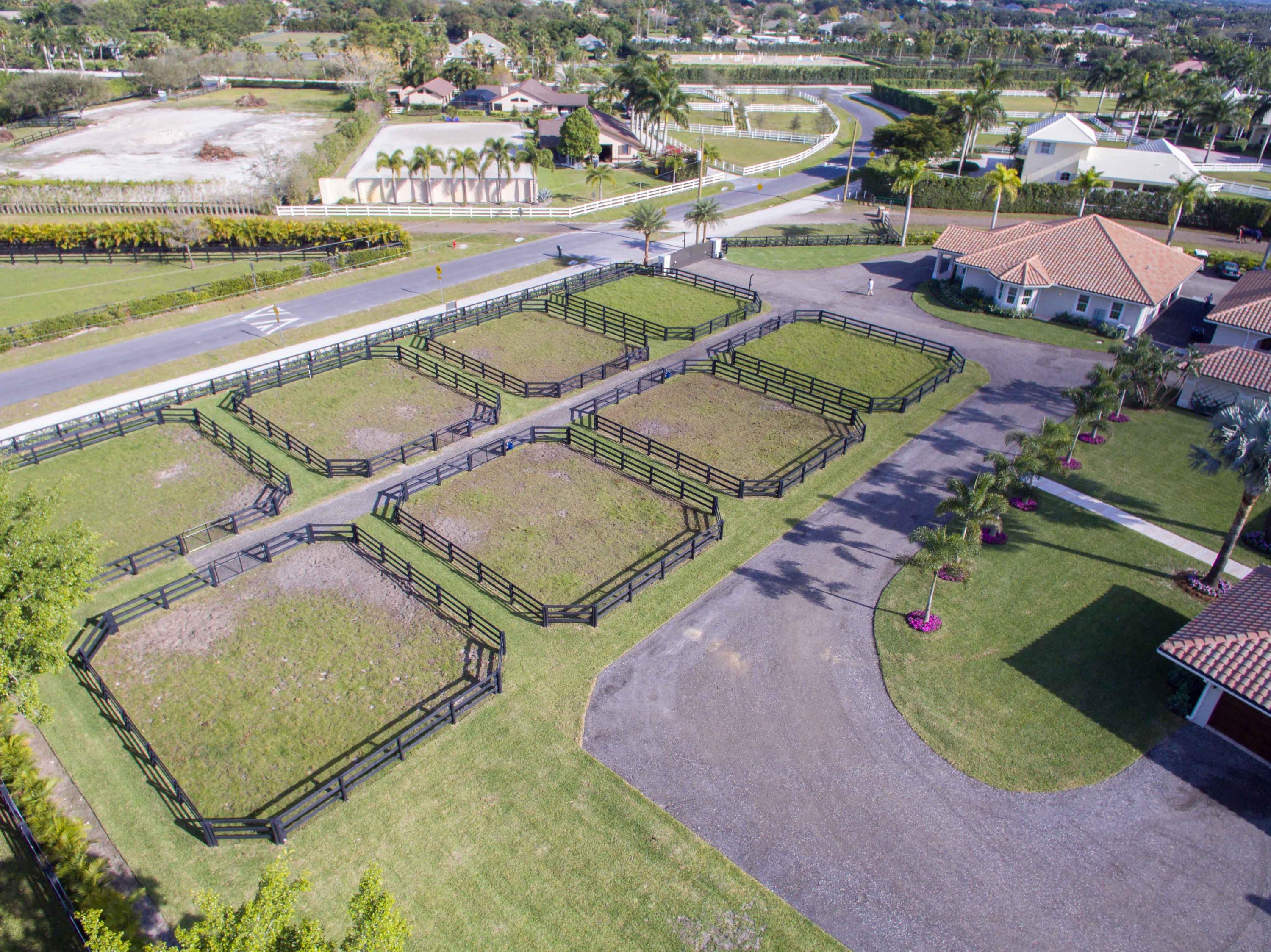 SADDLE TRAIL PARK OF WELL - Residential