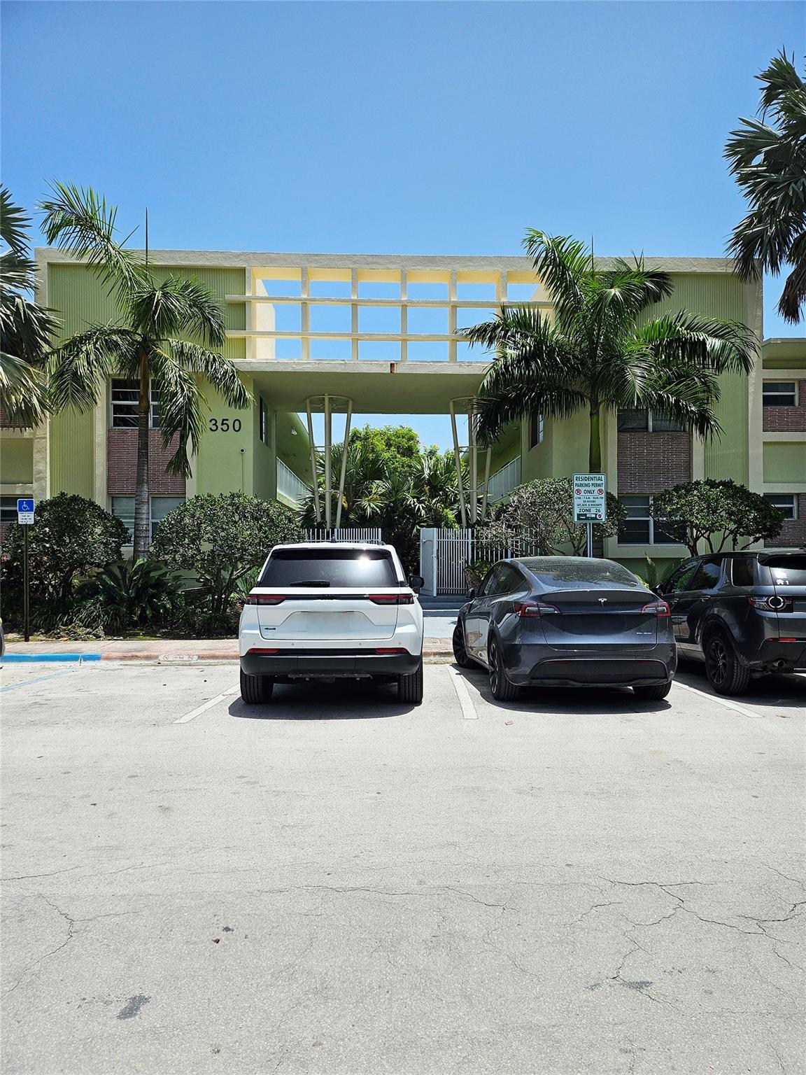 Newly updated 1 bedroom 1 bath condo unit in the VILLAGES OF NORMANDY ISLE CONDO. Close to shopping and restaurants in Normandy Island. Short 5-minute drive to the beach, 20-minute drive to downtown Miami, or Miami Beach. The unit features a spacious storage area.