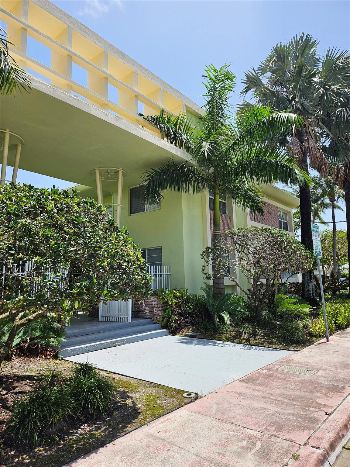 350 S Shore Dr 8