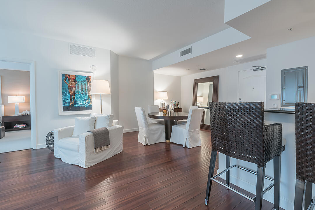 WHITNEY CONDO - Residential