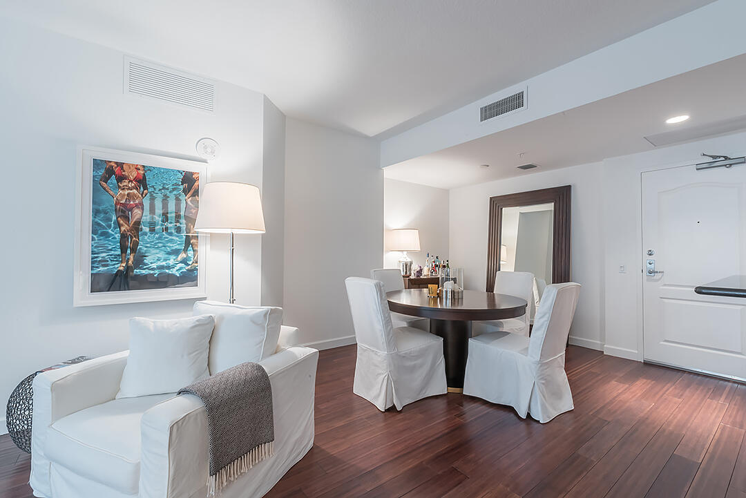 WHITNEY CONDO - Residential