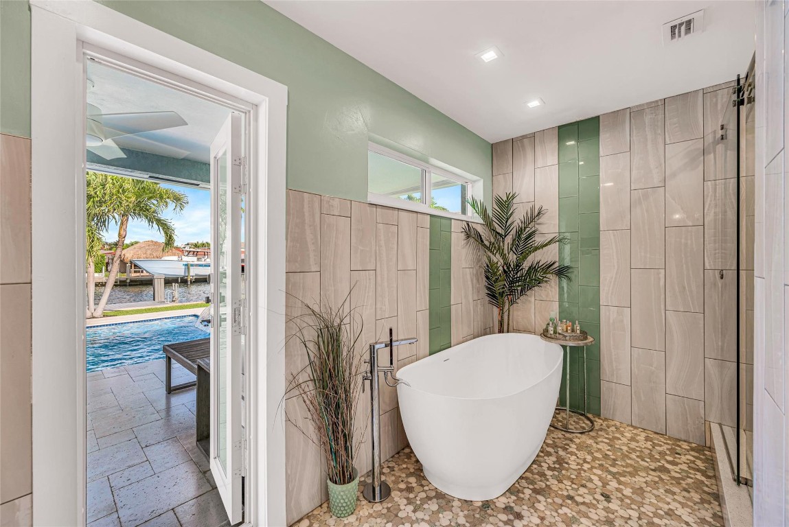 HARBOR VILLAGE SEC F - Residential