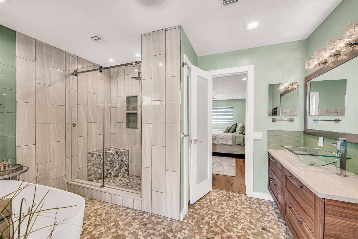 HARBOR VILLAGE SEC F - Residential