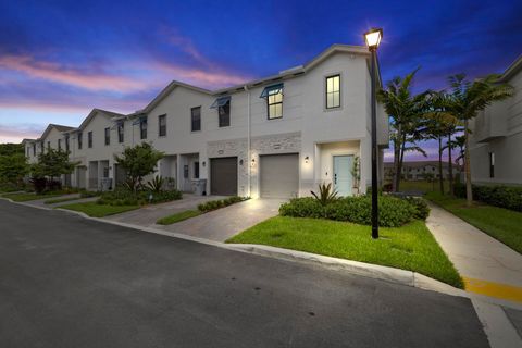 353 NW 8th Court Pompano Beach FL 33060