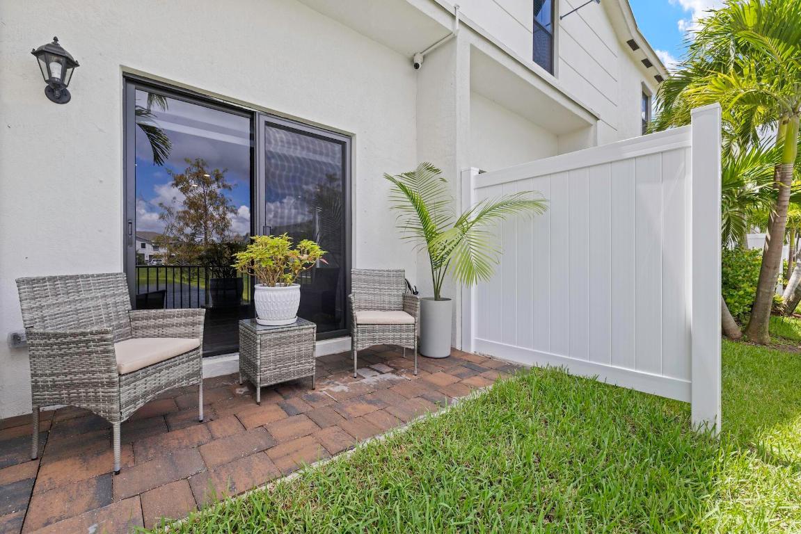 HIGHLAND OAKS - Residential