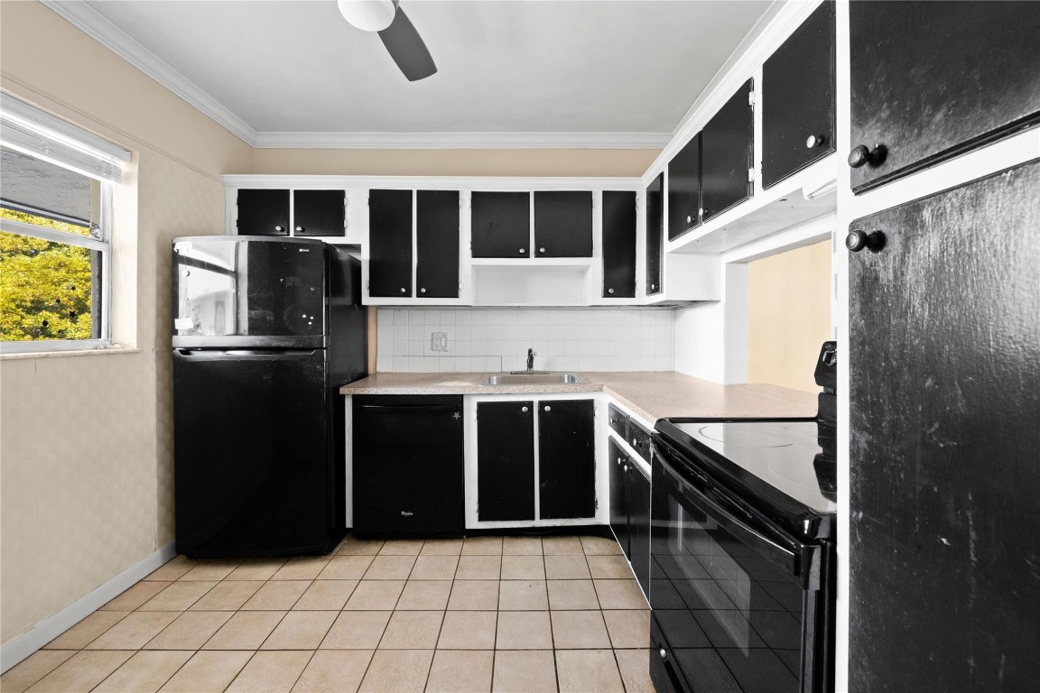 FOXWOOD HOLLOW AT CORAL S - Residential