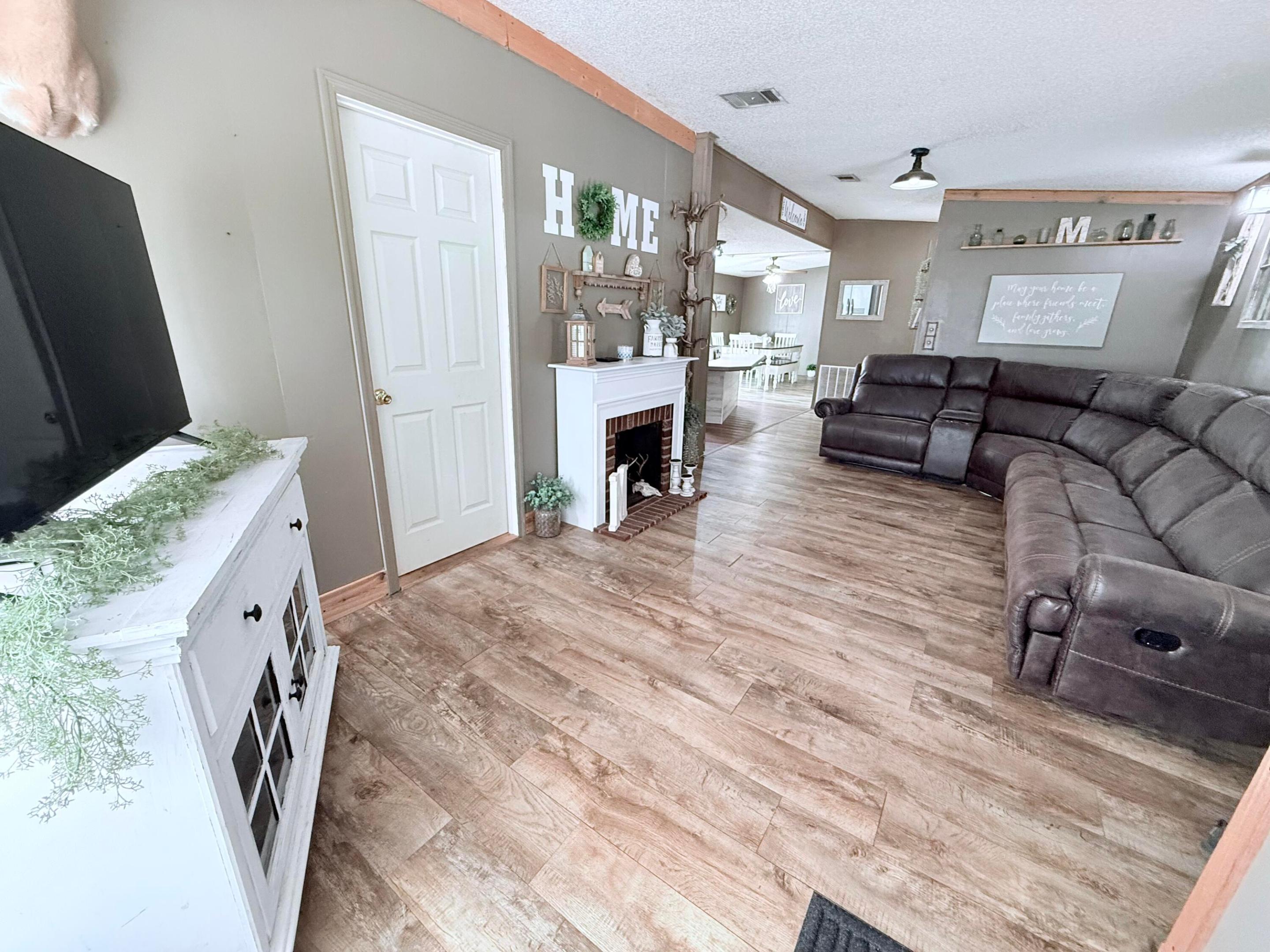 PIONEER ESTATES - Residential