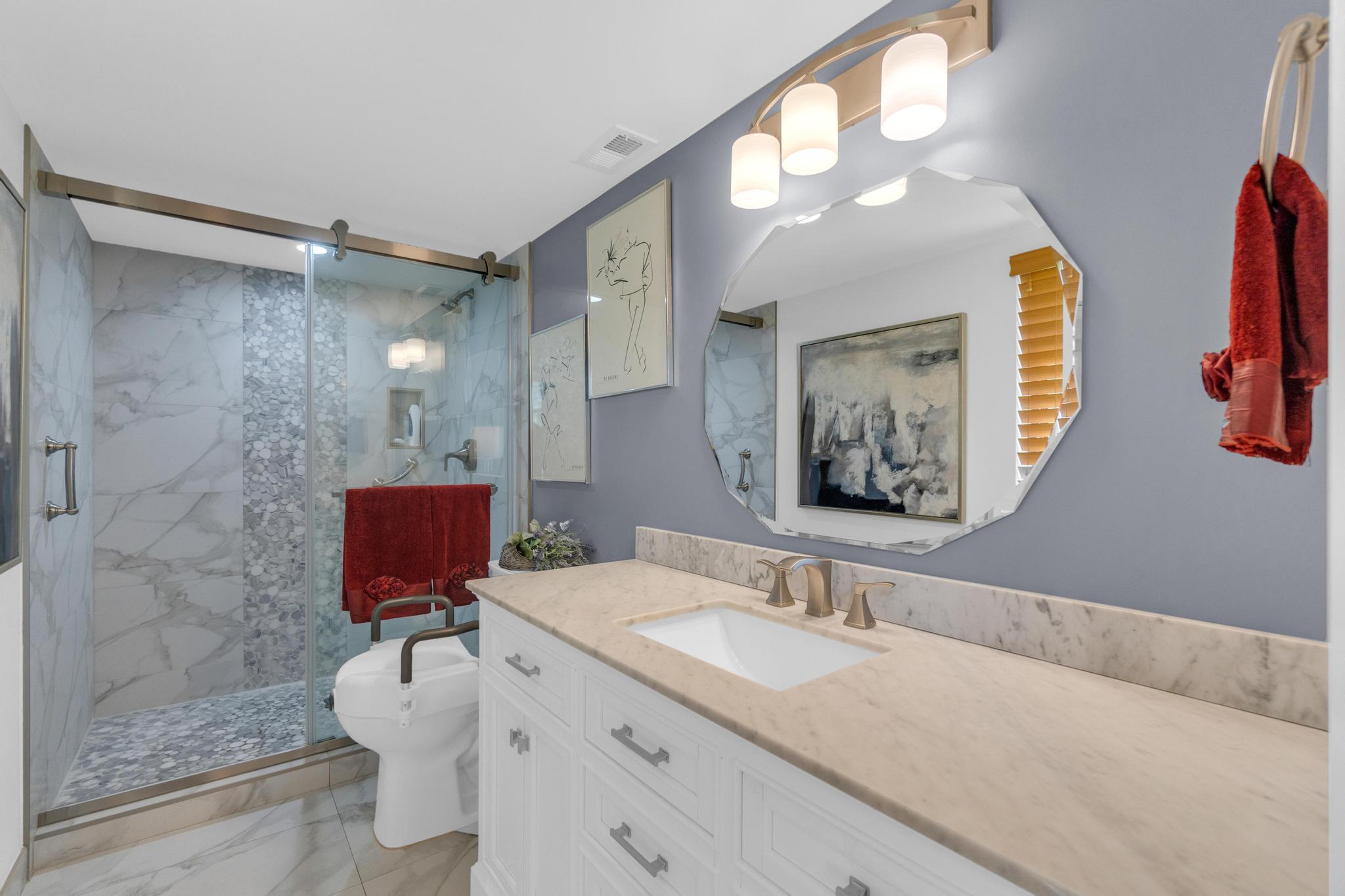 HUNTINGTON LAKES SEC FIVE CONDOS - Residential