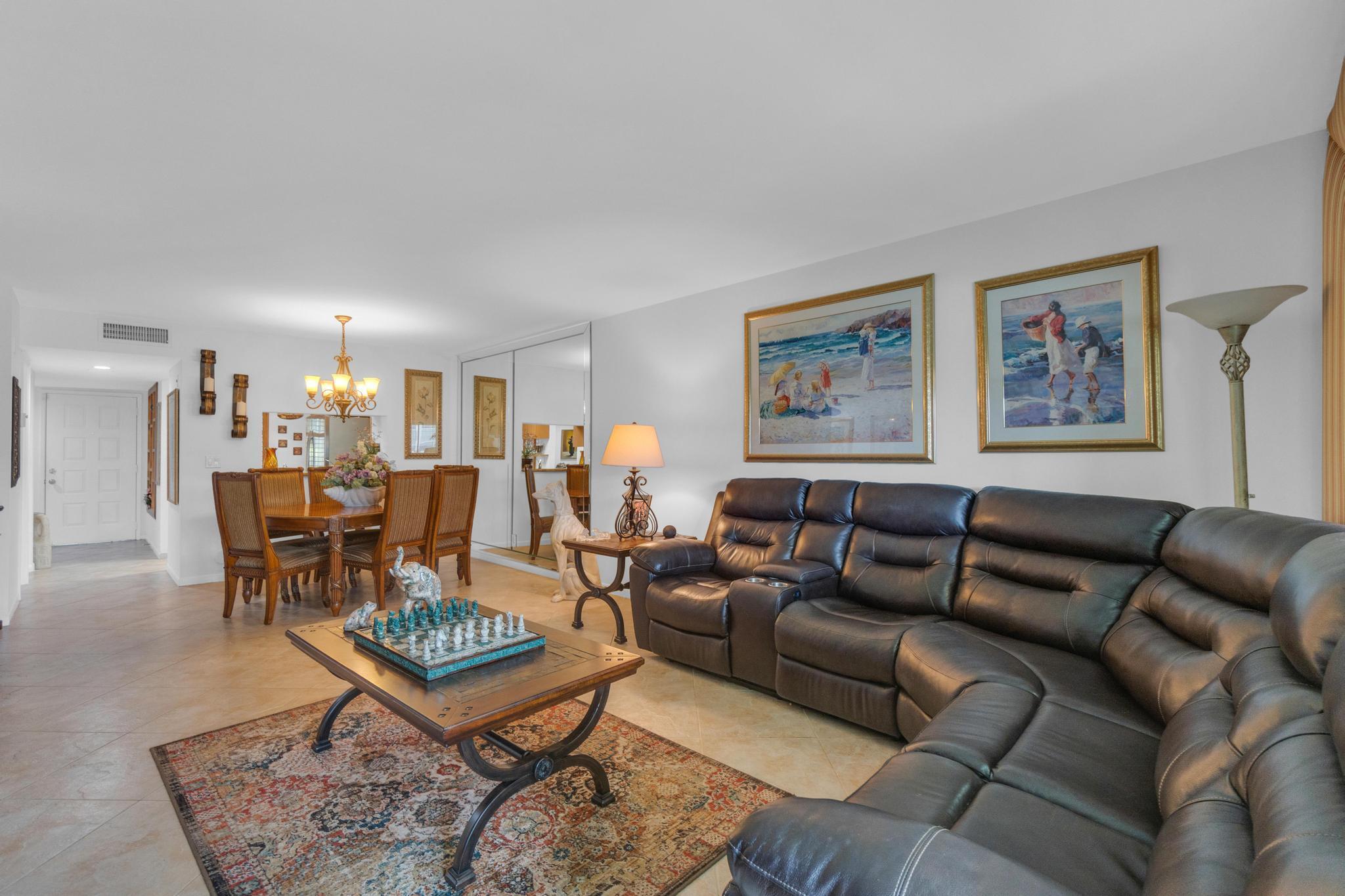 HUNTINGTON LAKES SEC FIVE CONDOS - Residential