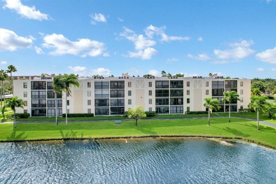 HUNTINGTON LAKES SEC FIVE CONDOS - Residential