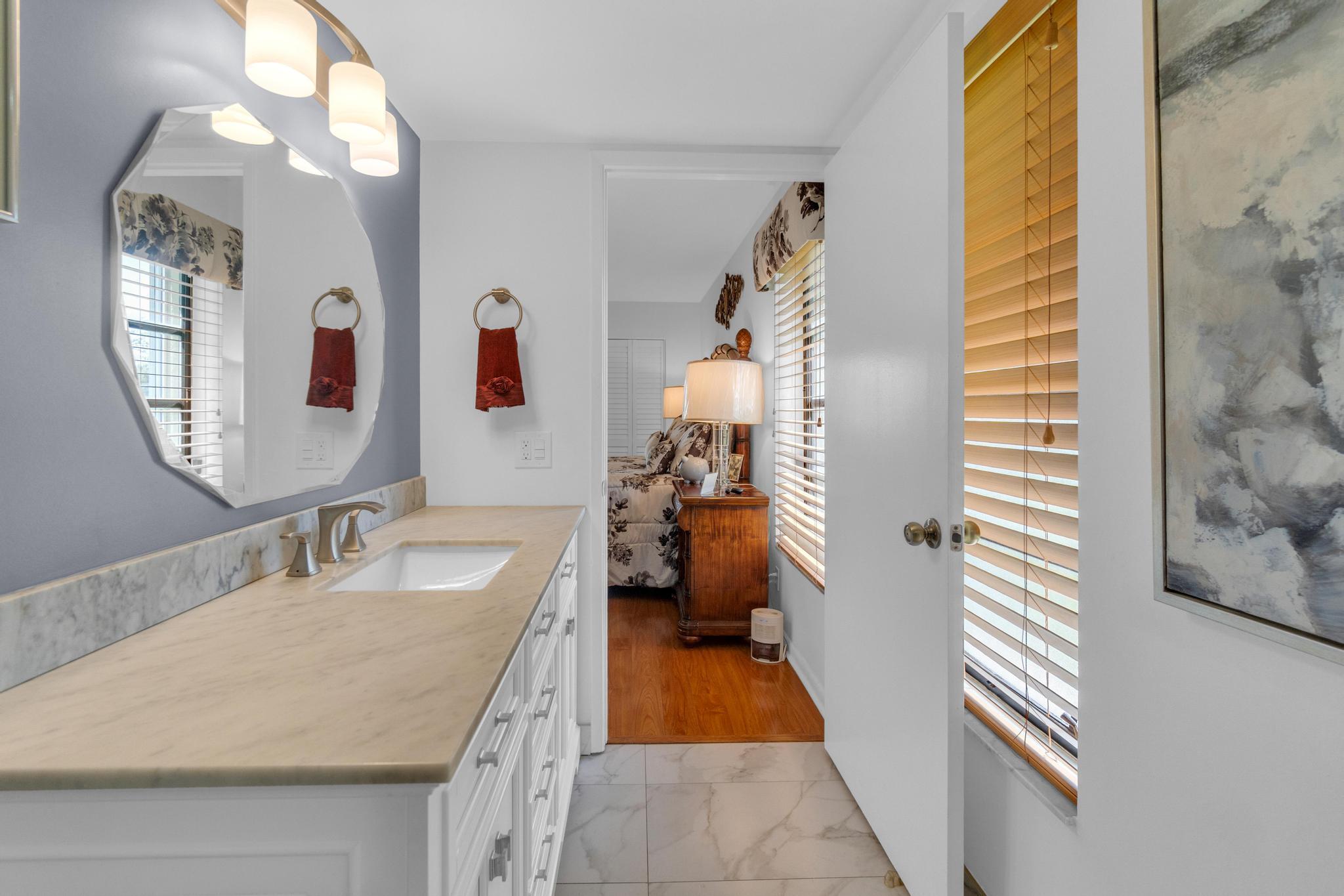 HUNTINGTON LAKES SEC FIVE CONDOS - Residential