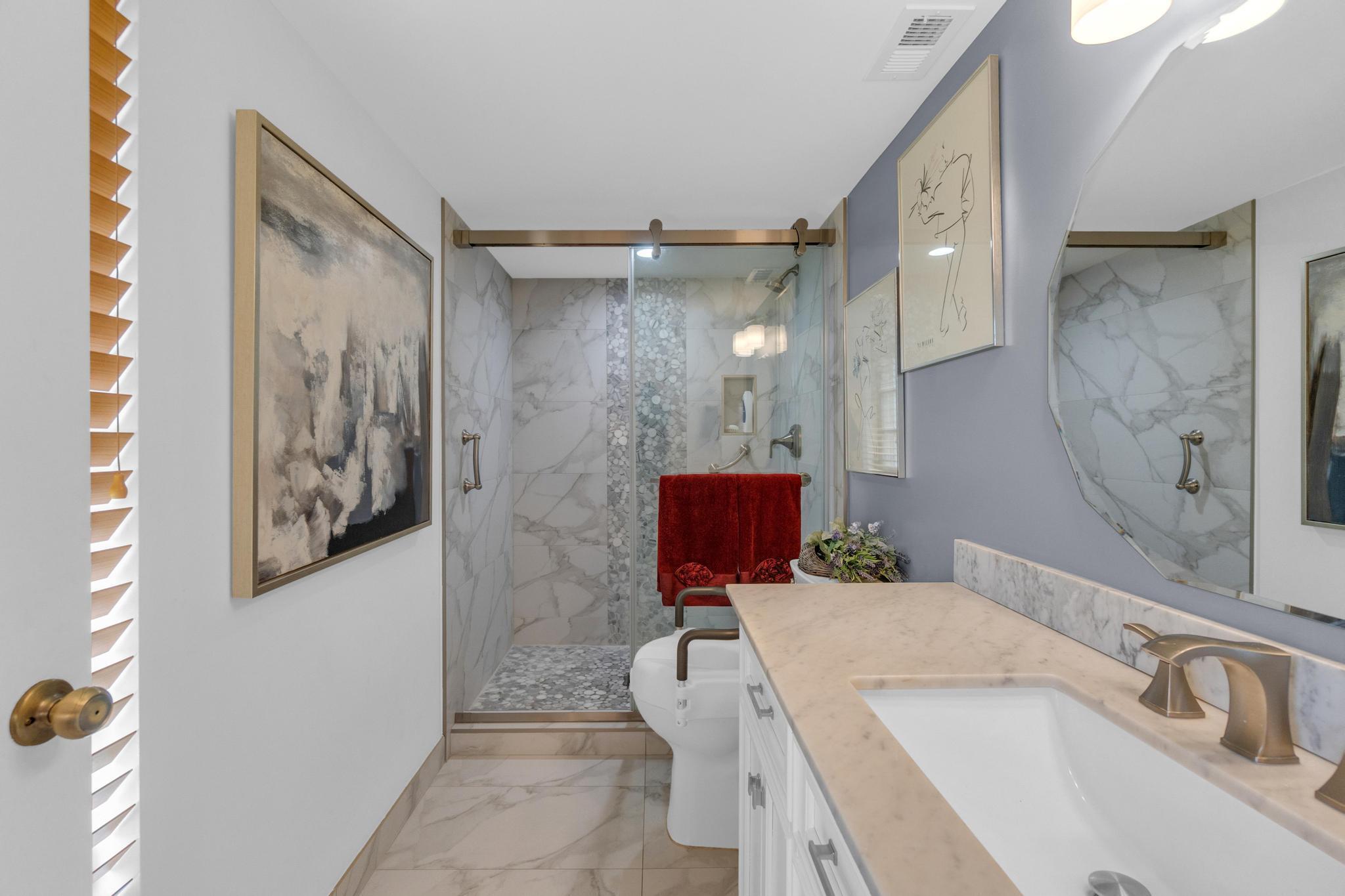 HUNTINGTON LAKES SEC FIVE CONDOS - Residential