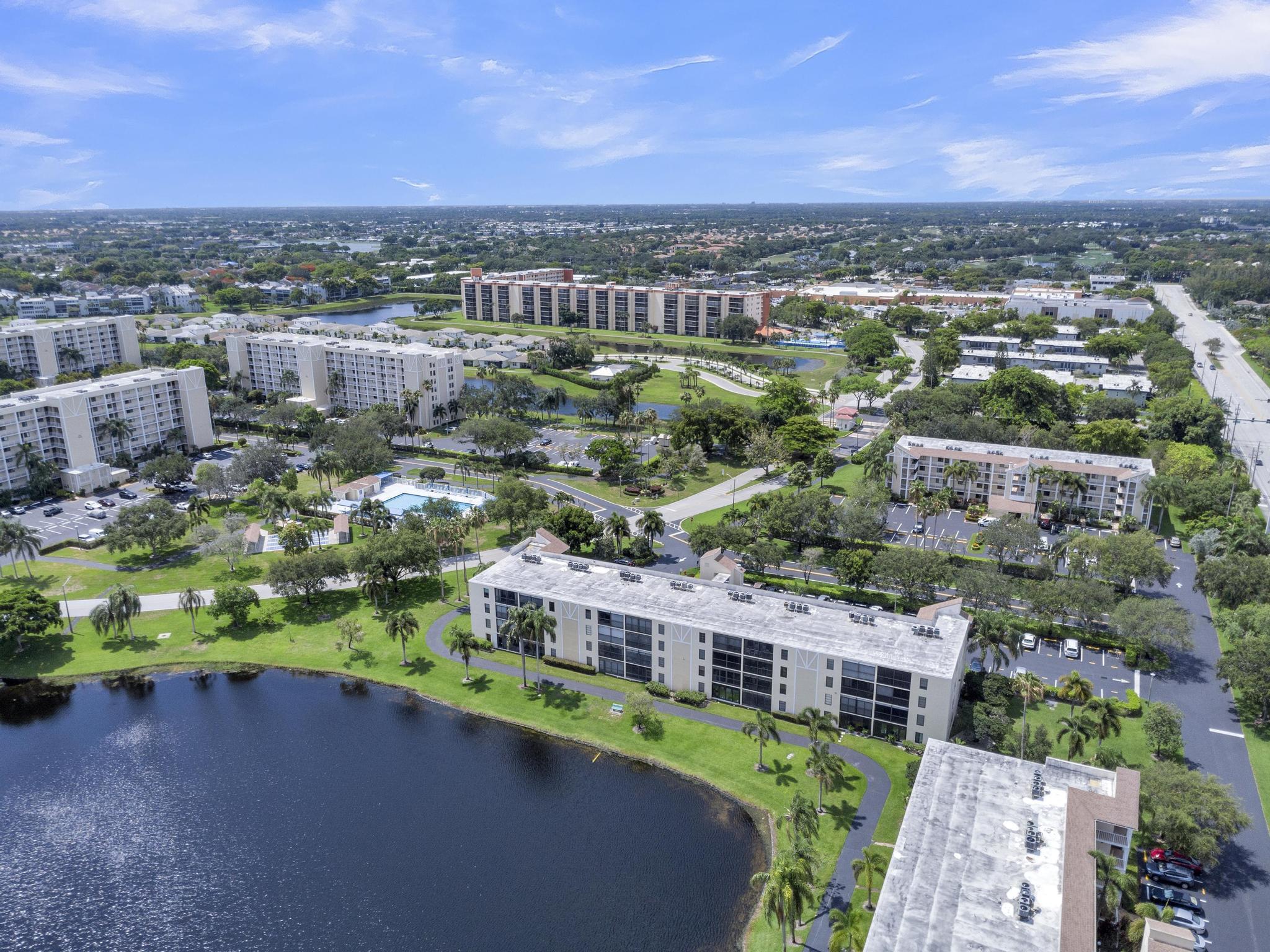 HUNTINGTON LAKES SEC FIVE CONDOS - Residential