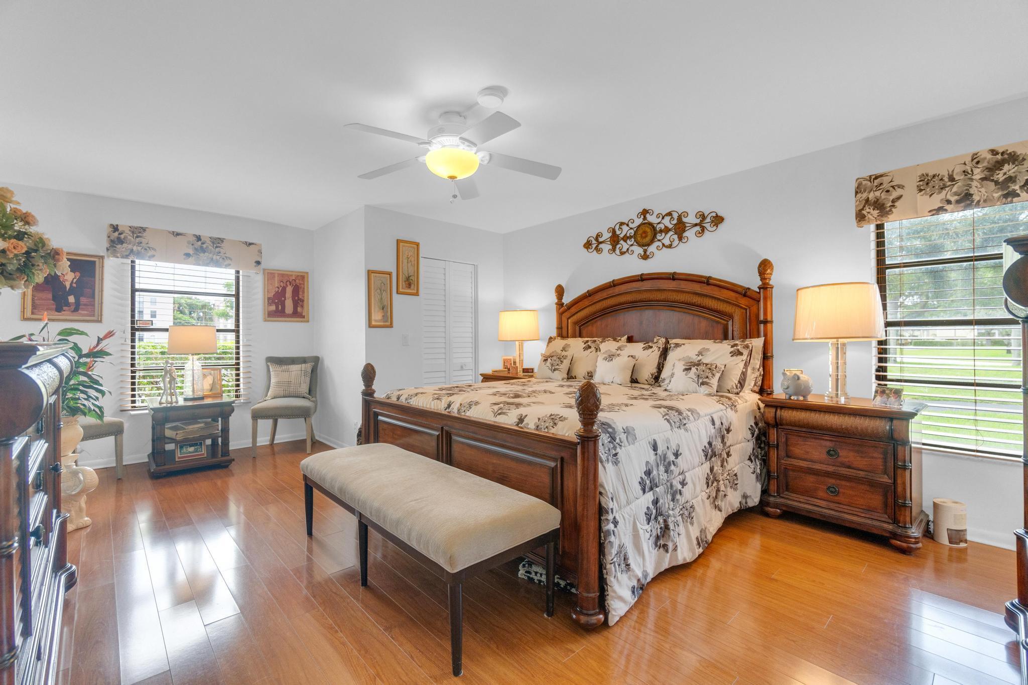 HUNTINGTON LAKES SEC FIVE CONDOS - Residential