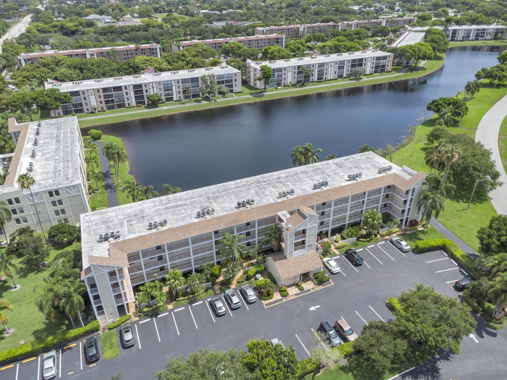 HUNTINGTON LAKES SEC FIVE CONDOS - Residential