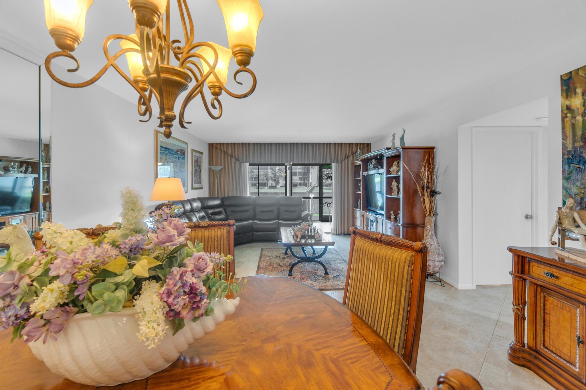 HUNTINGTON LAKES SEC FIVE CONDOS - Residential