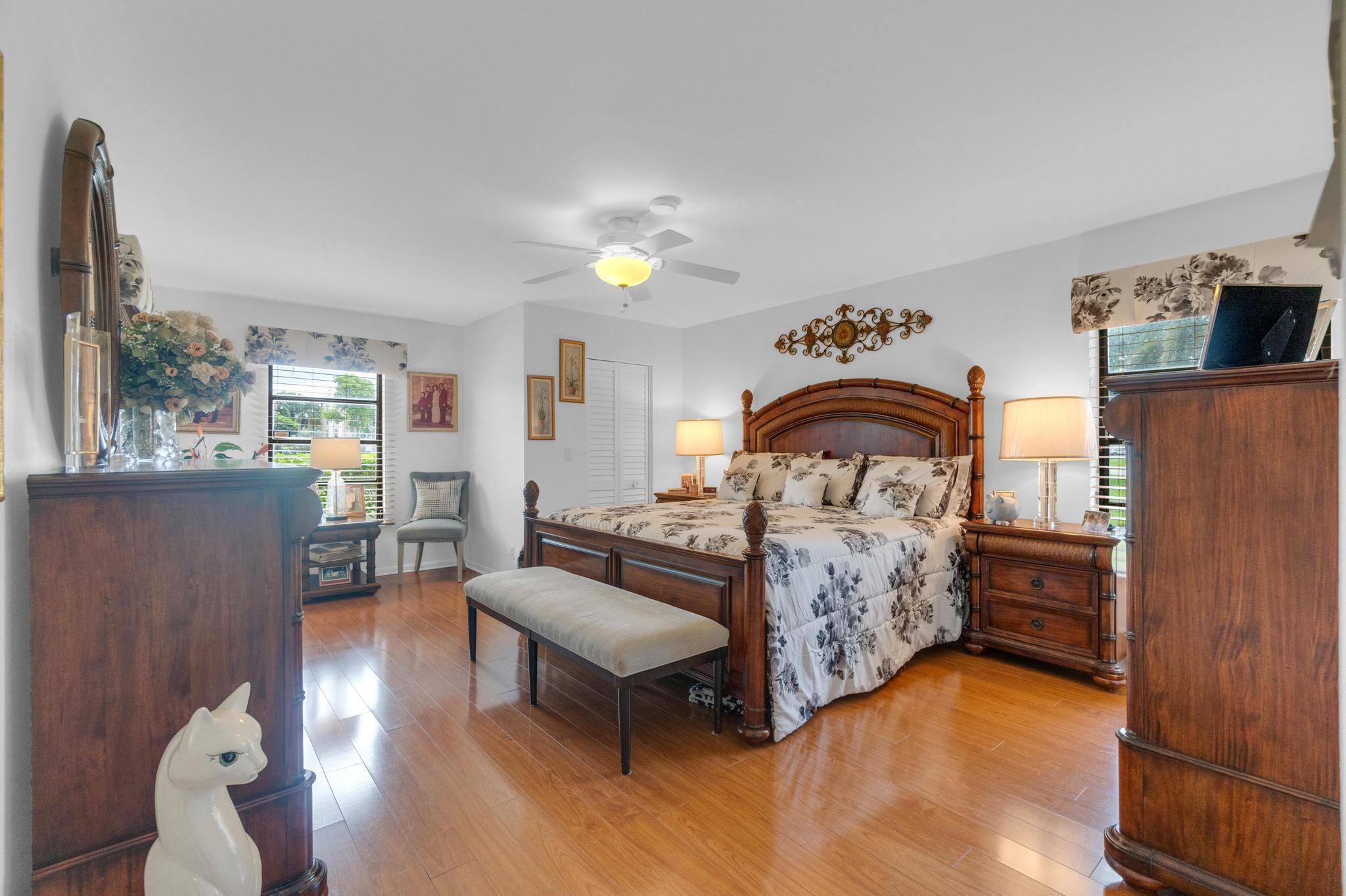 HUNTINGTON LAKES SEC FIVE CONDOS - Residential