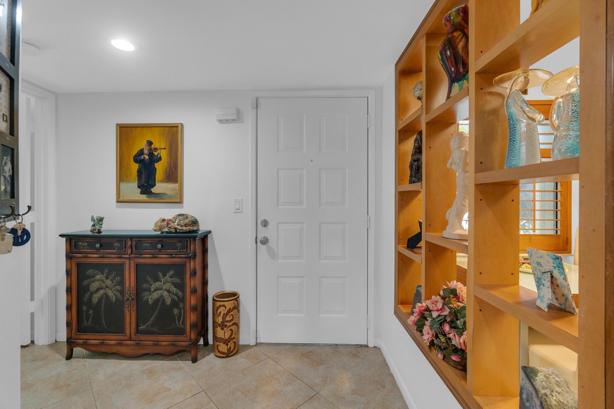 HUNTINGTON LAKES SEC FIVE CONDOS - Residential