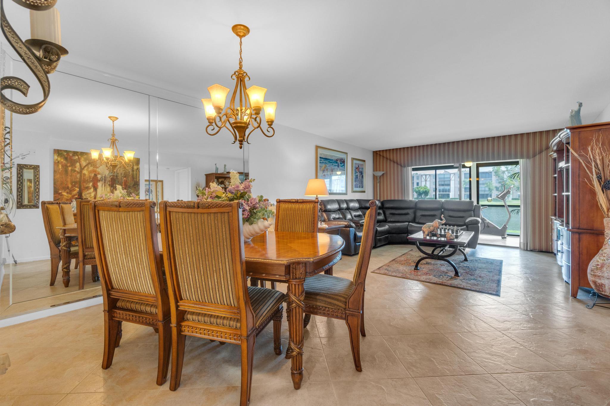 HUNTINGTON LAKES SEC FIVE CONDOS - Residential