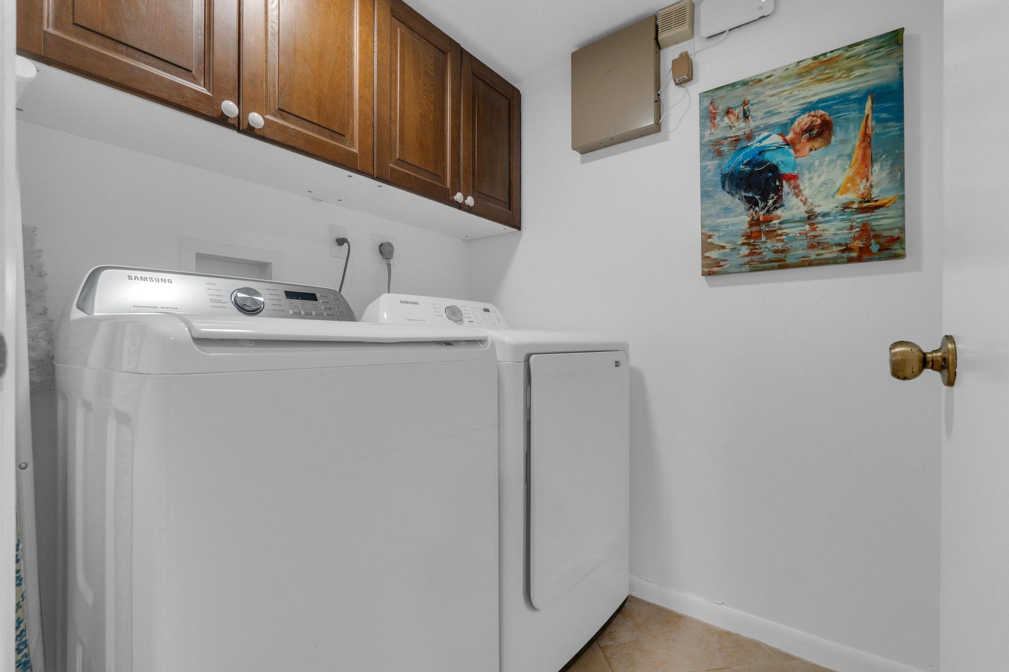 HUNTINGTON LAKES SEC FIVE CONDOS - Residential