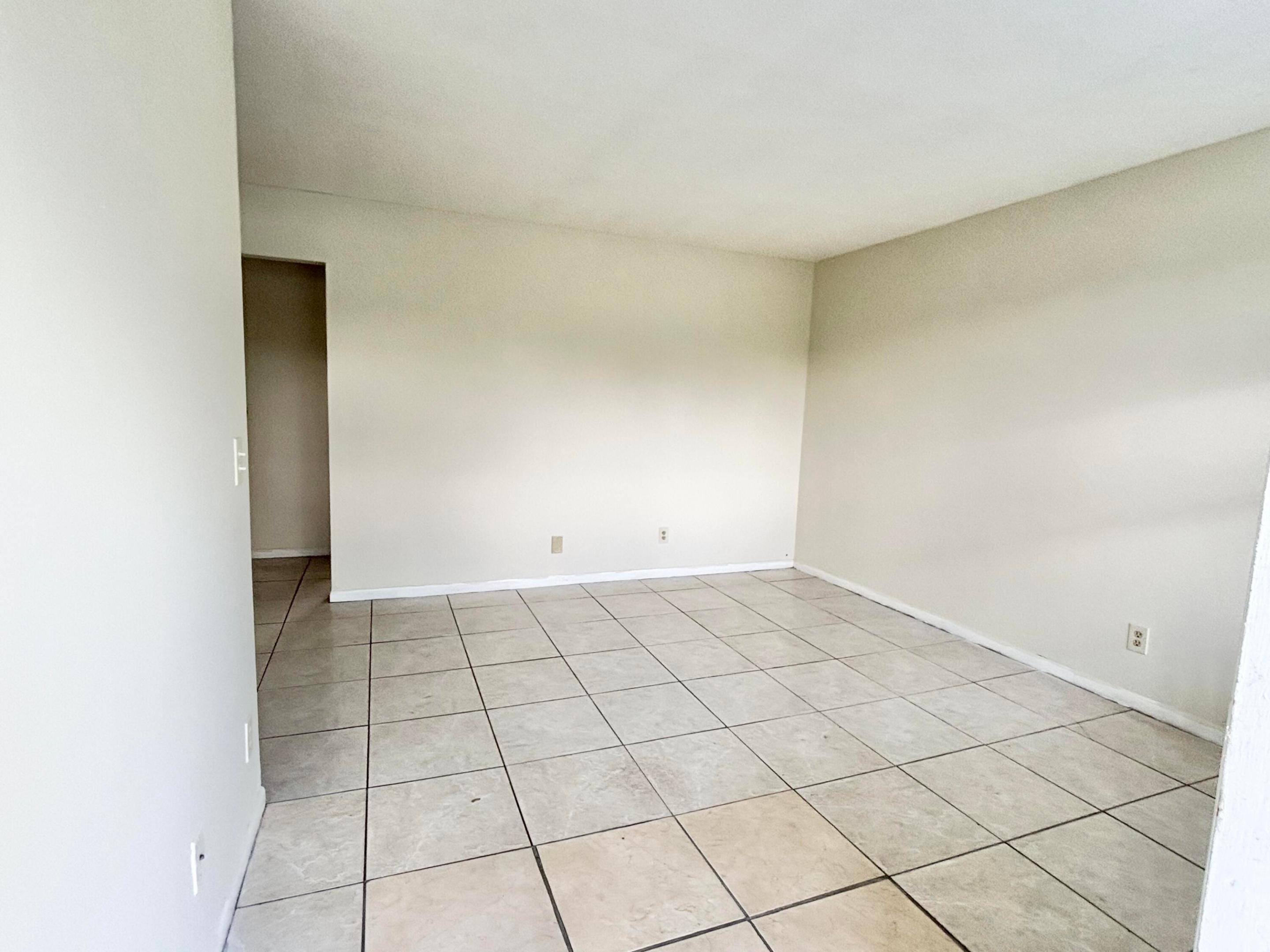 1111 N Federal Highway 5