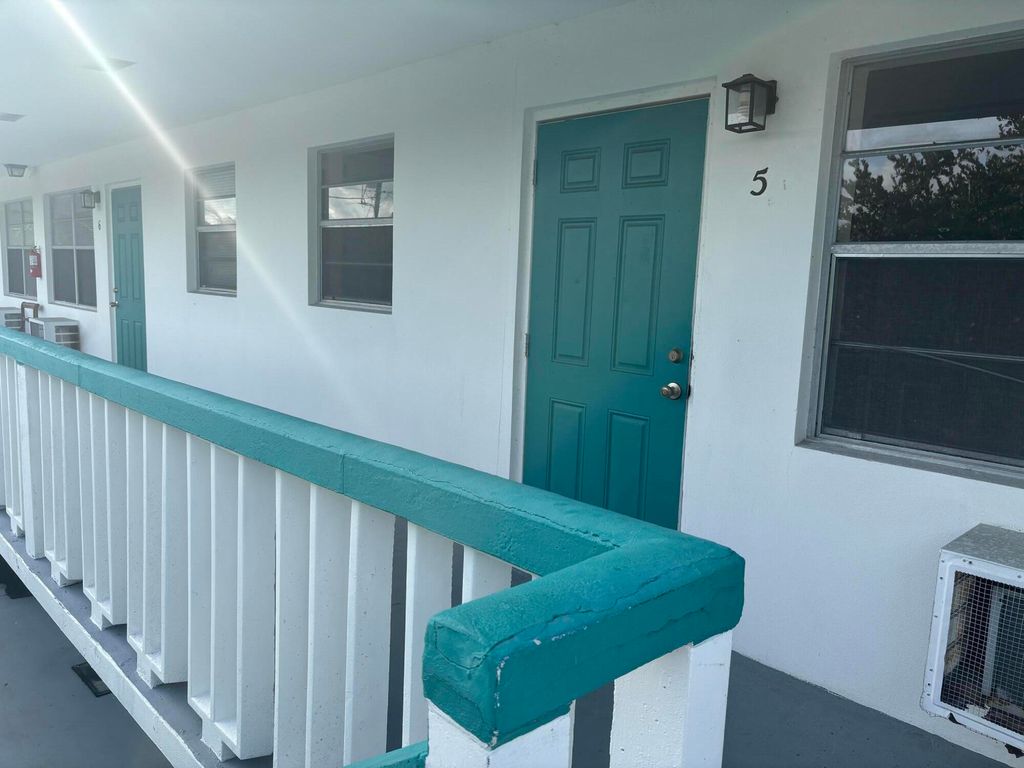 Photo of 1111 N Federal Highway #5, Lake Worth Beach, FL 33460 (MLS # B26024762)