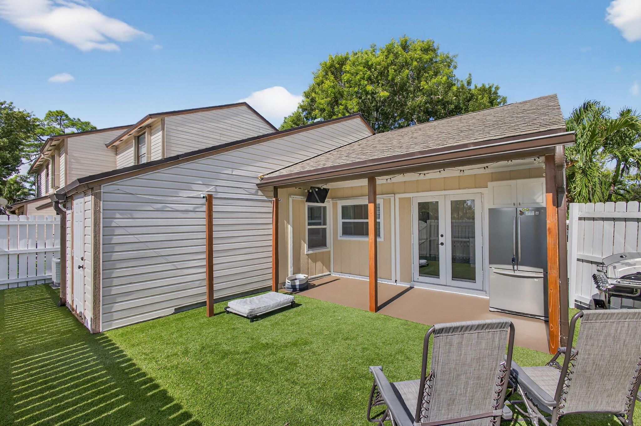 JUPITER VILLAGE TOWNHOMES - Residential