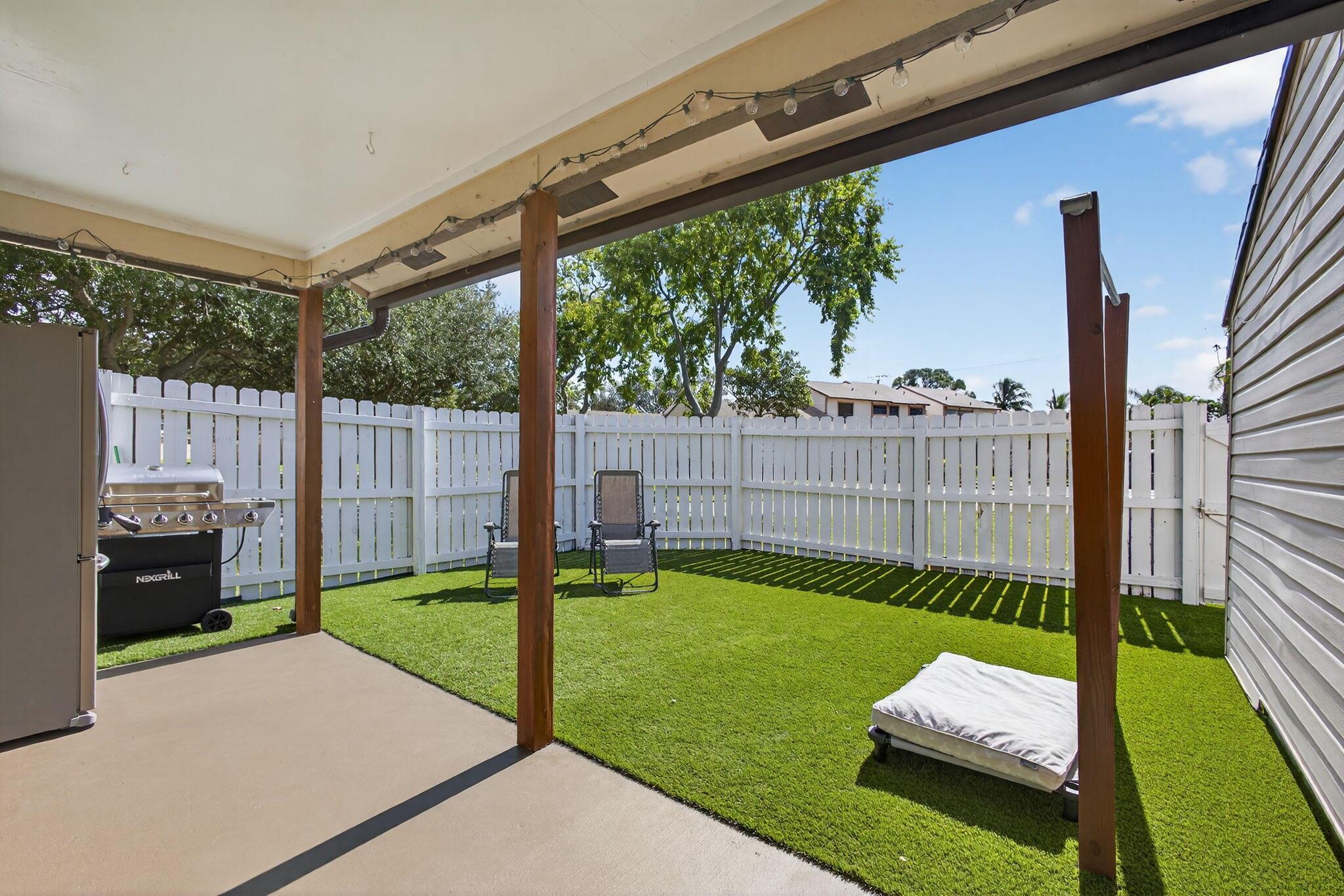 JUPITER VILLAGE TOWNHOMES - Residential