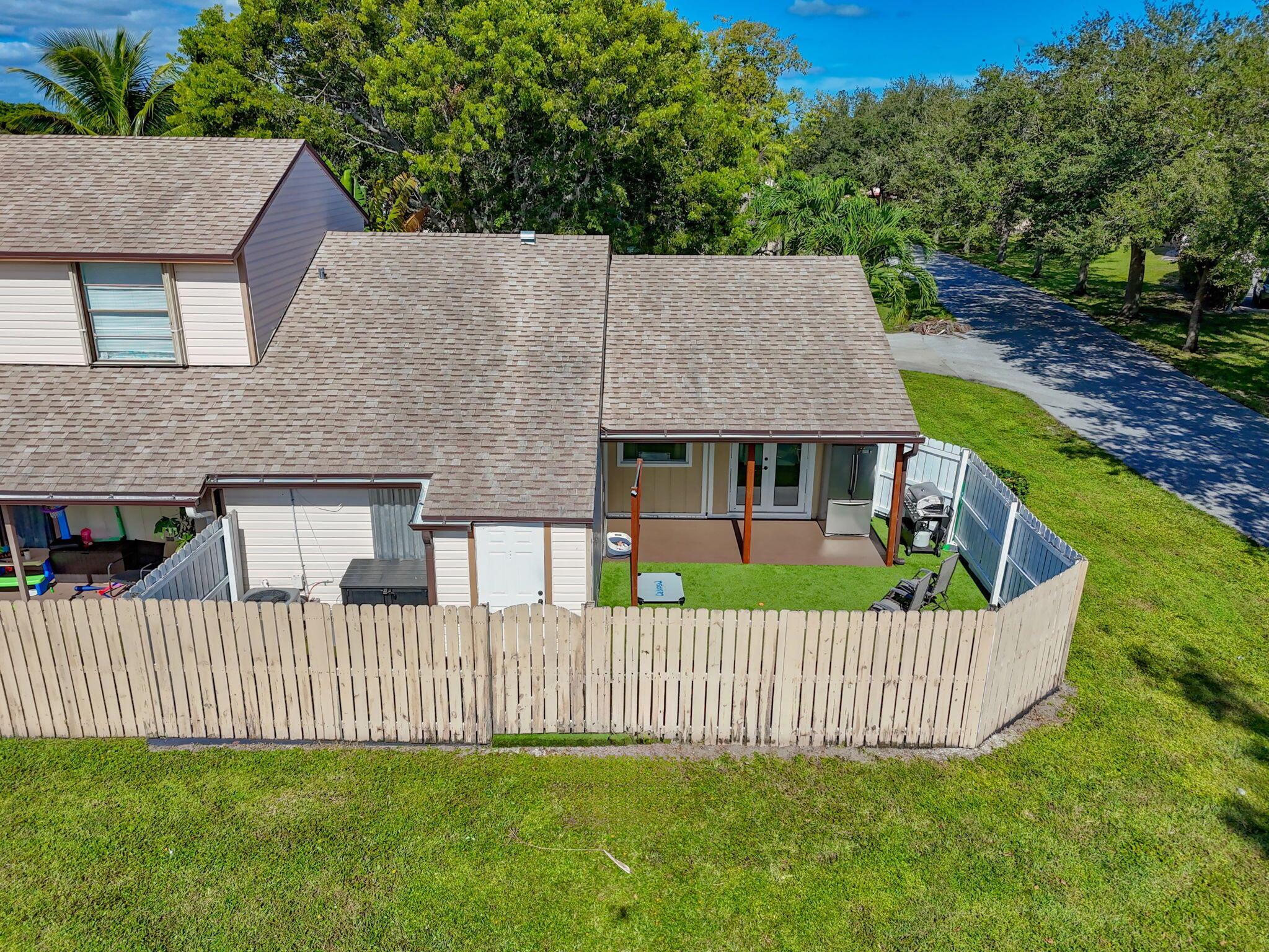 JUPITER VILLAGE TOWNHOMES - Residential