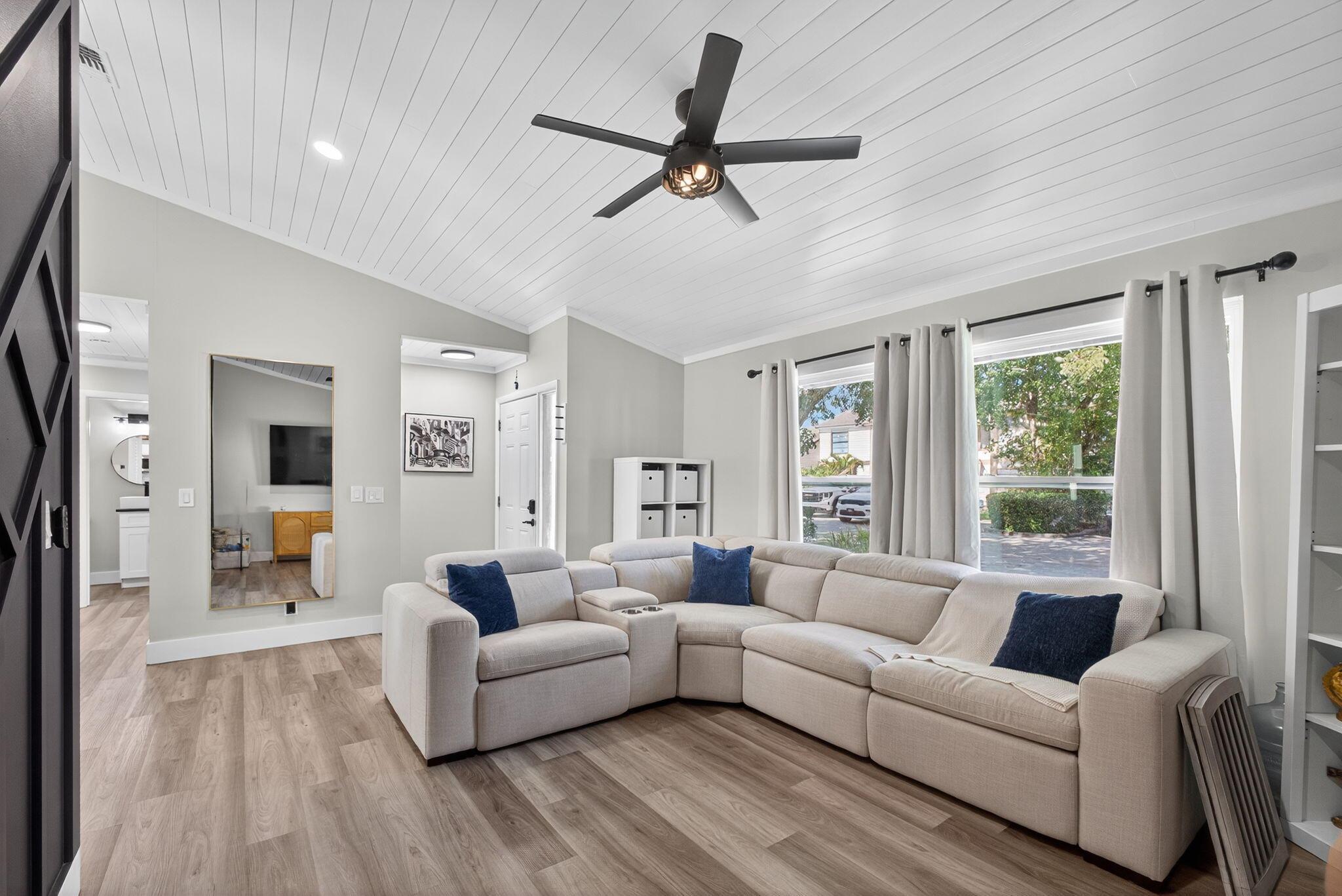 JUPITER VILLAGE TOWNHOMES - Residential