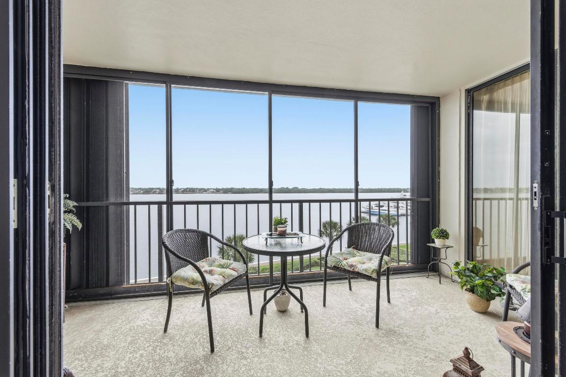 126 Lakeshore Drive 526