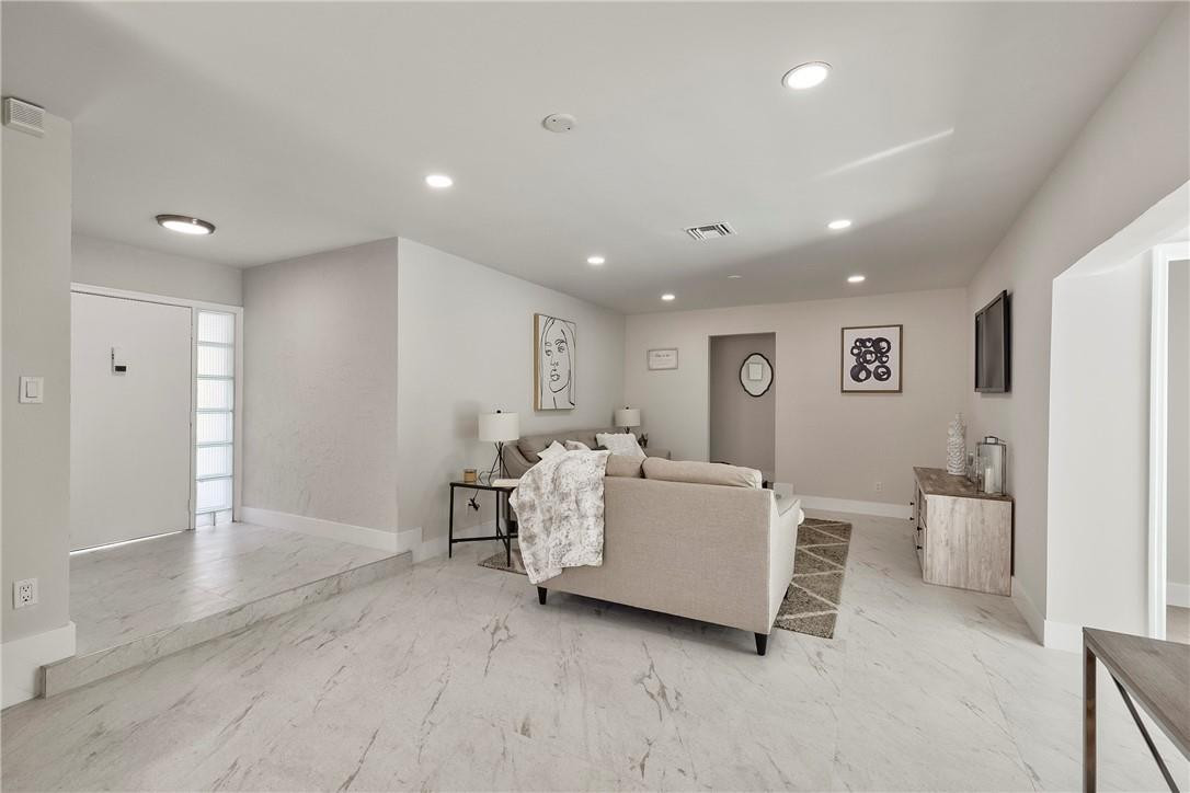 Sunrise Golf Village Sec - Residential