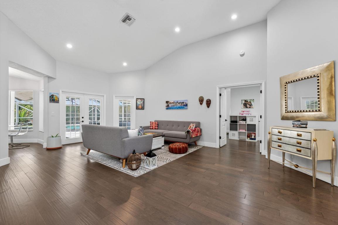 ISLE OF MISSION BAY - Residential