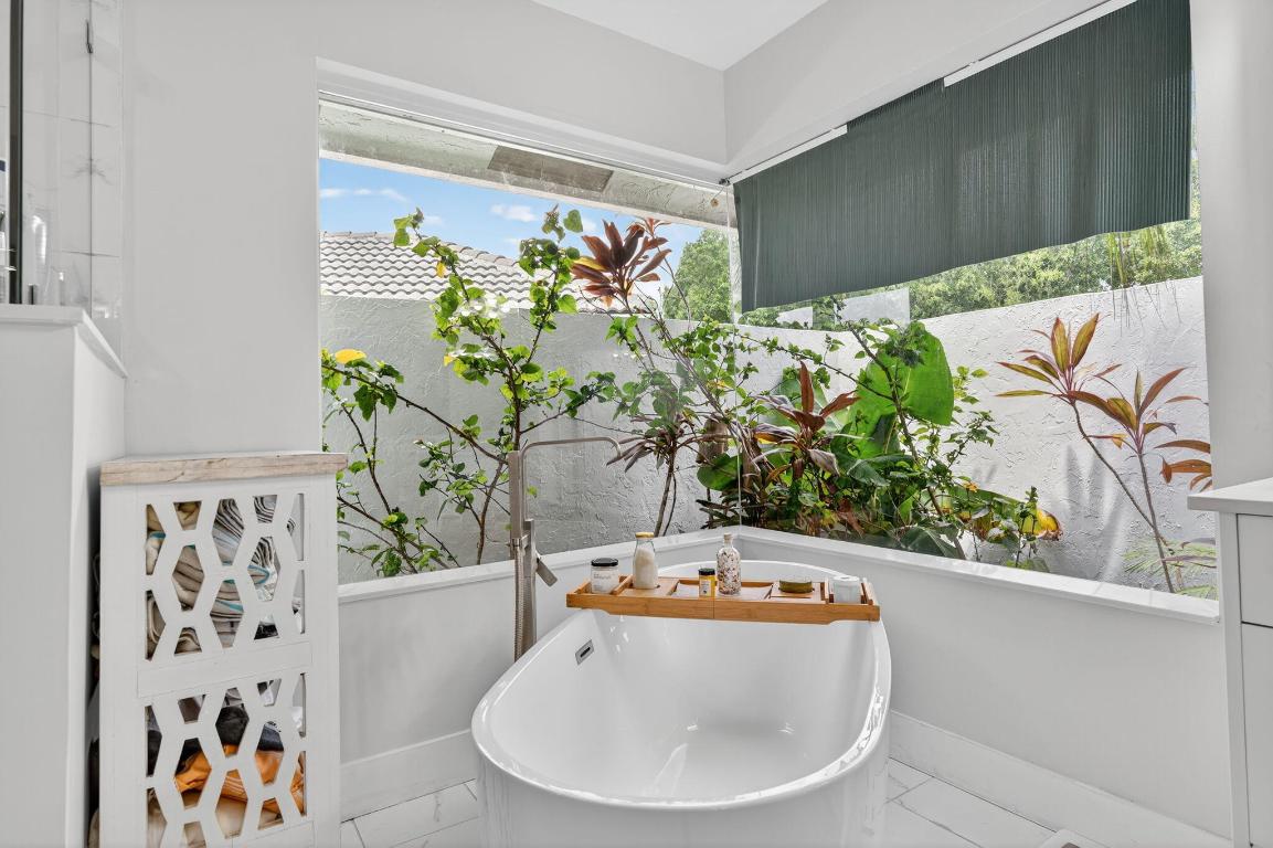 ISLE OF MISSION BAY - Residential