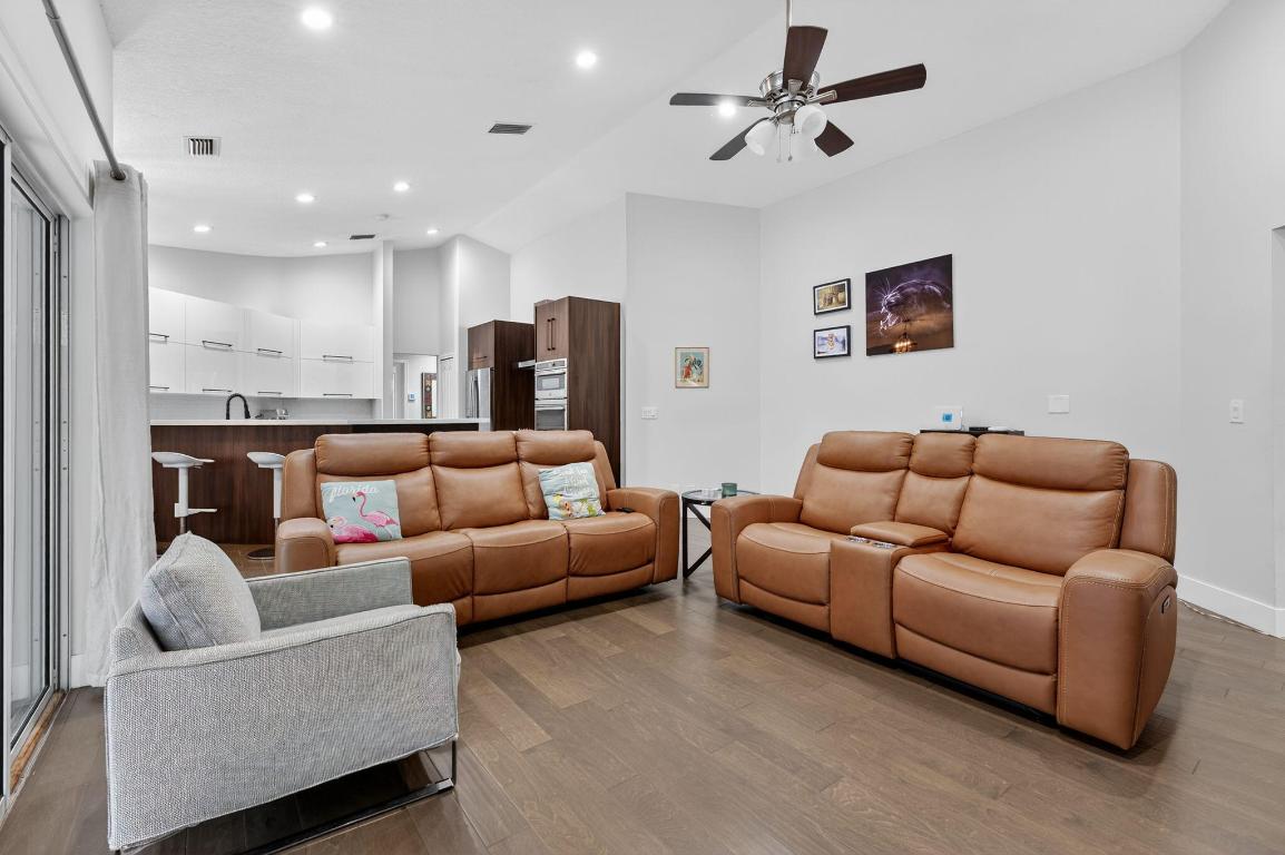 ISLE OF MISSION BAY - Residential