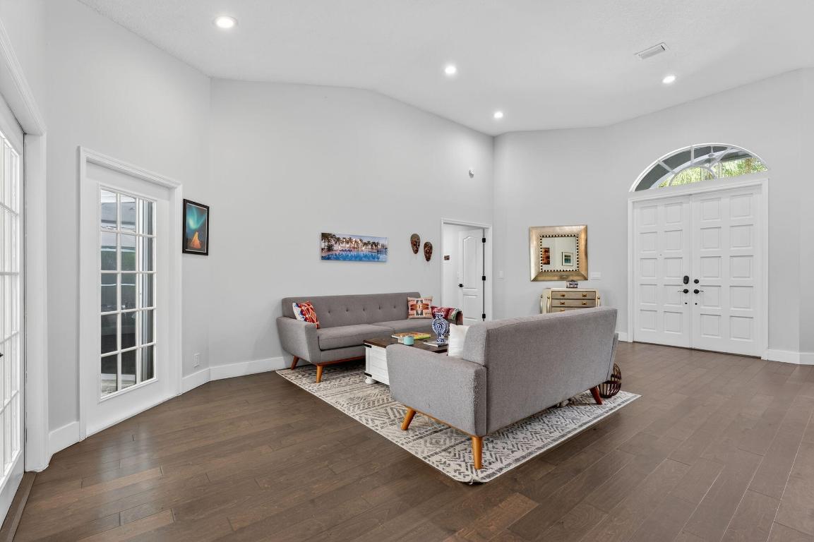 ISLE OF MISSION BAY - Residential