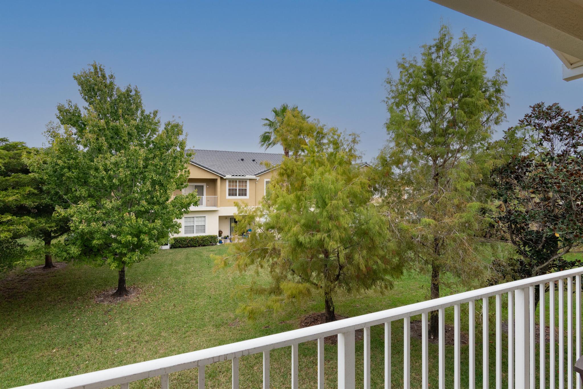 LEXINGTON LAKES - Residential