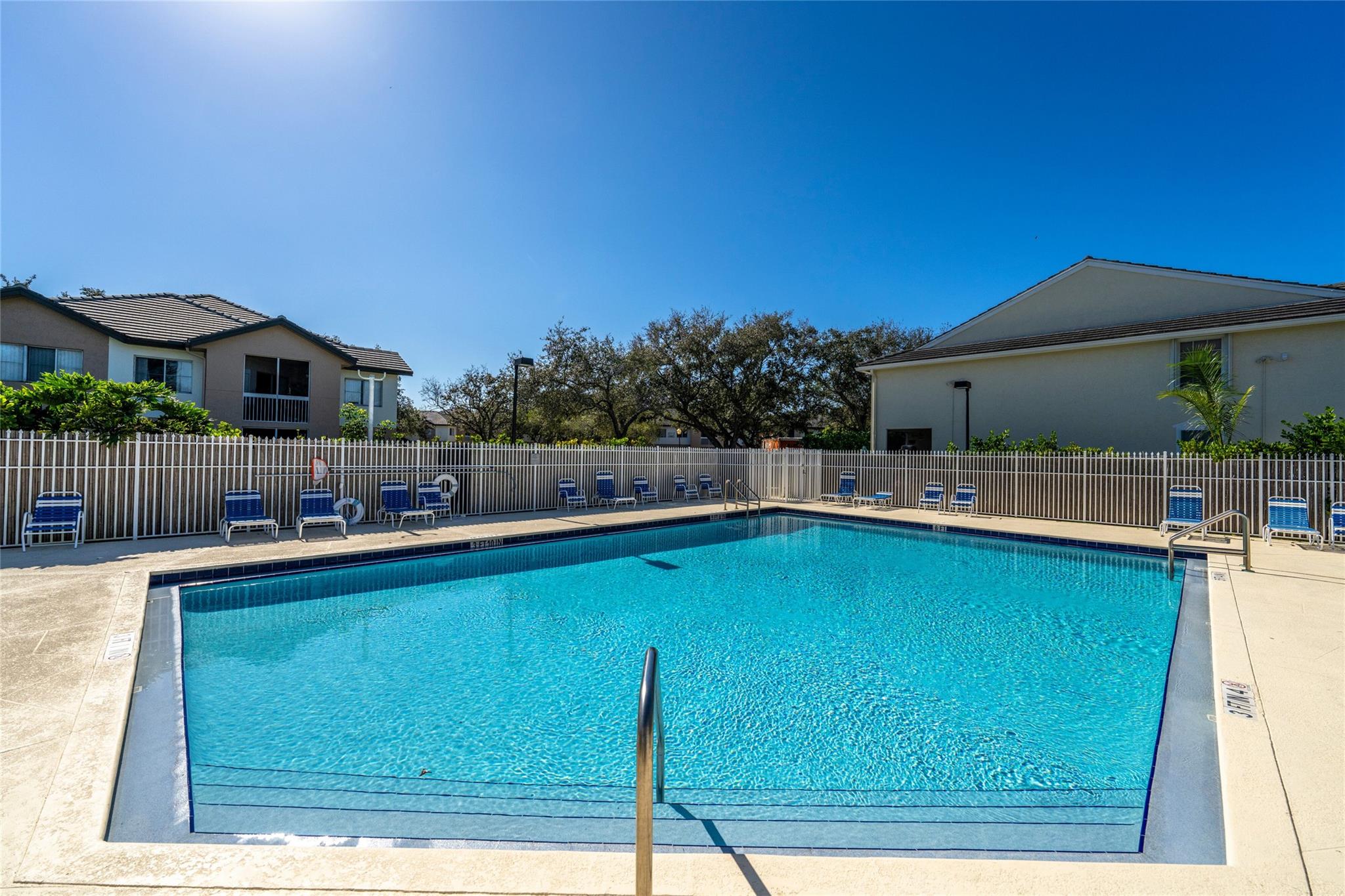 Coral Reef Club - Residential