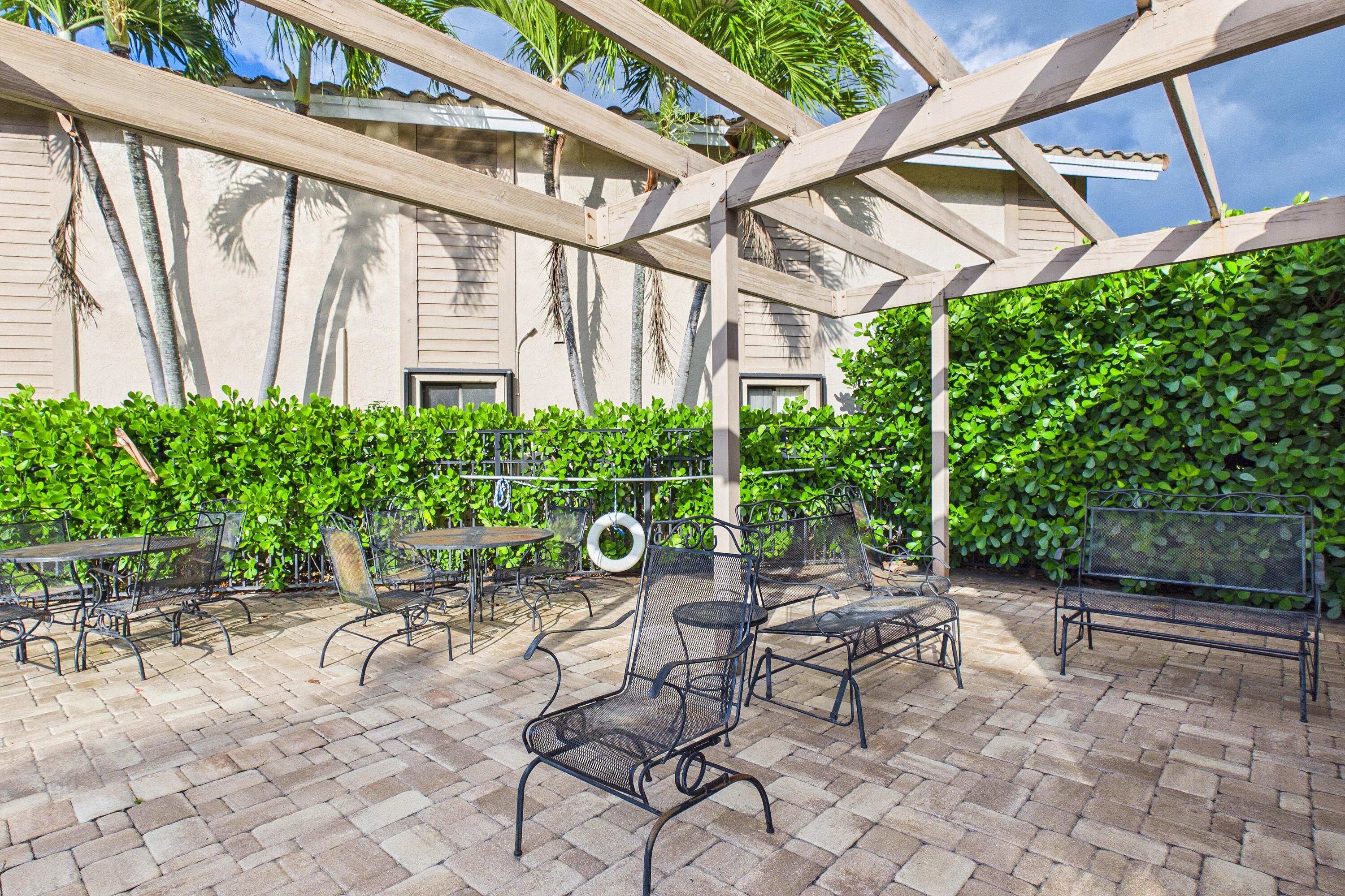 MAPLEWOOD TOWNHOUSES CONDO - Residential