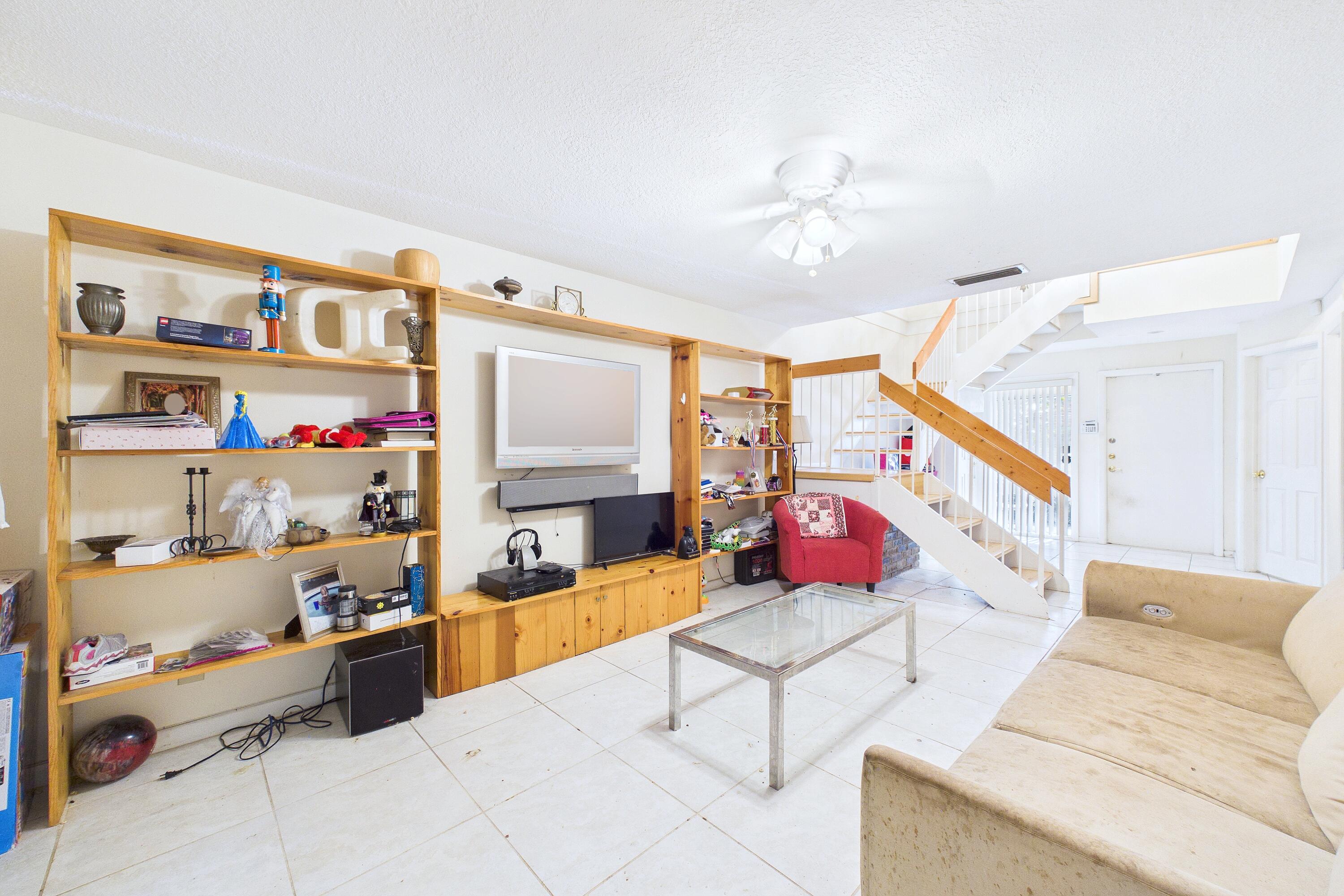 MAPLEWOOD TOWNHOUSES CONDO - Residential