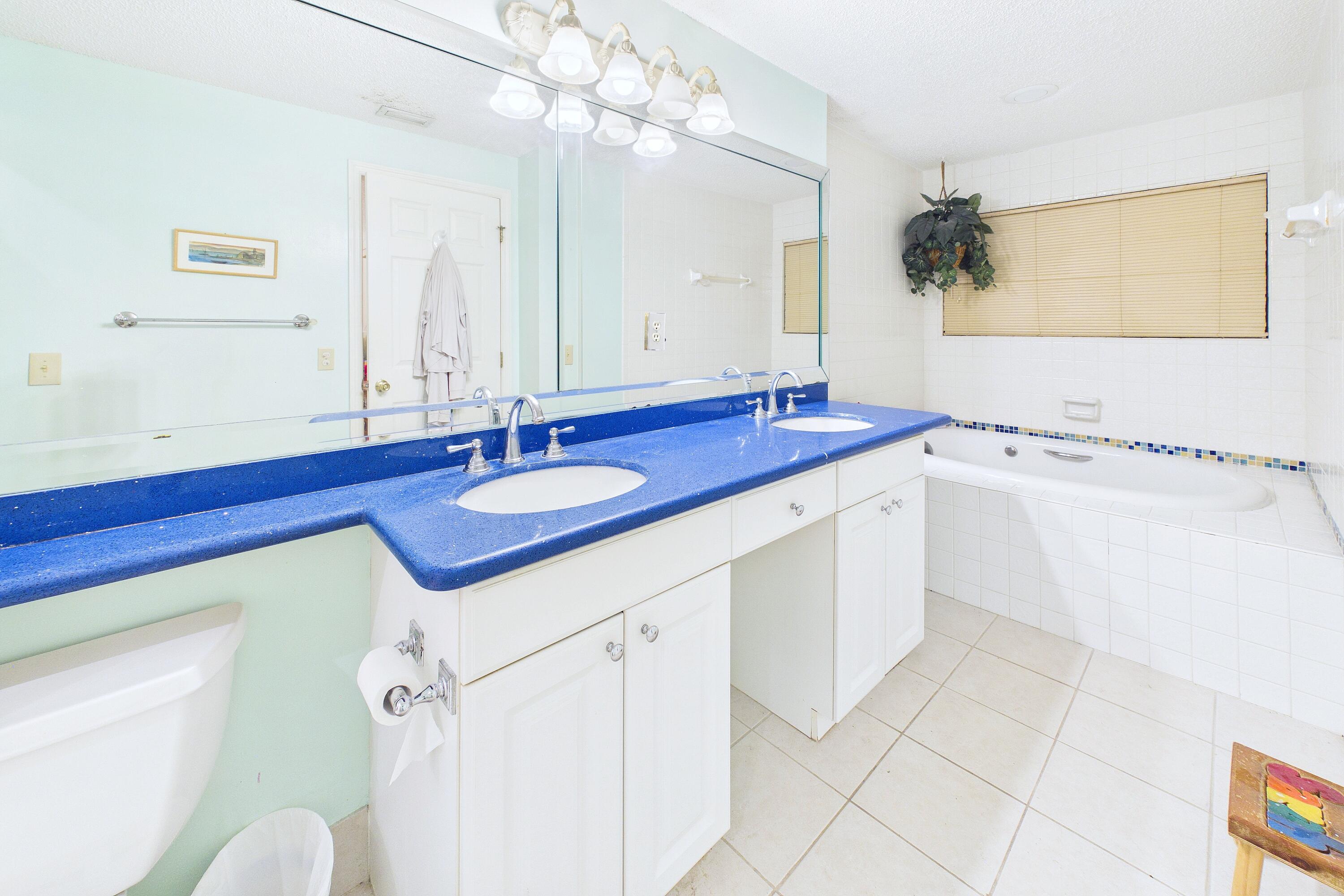 MAPLEWOOD TOWNHOUSES CONDO - Residential