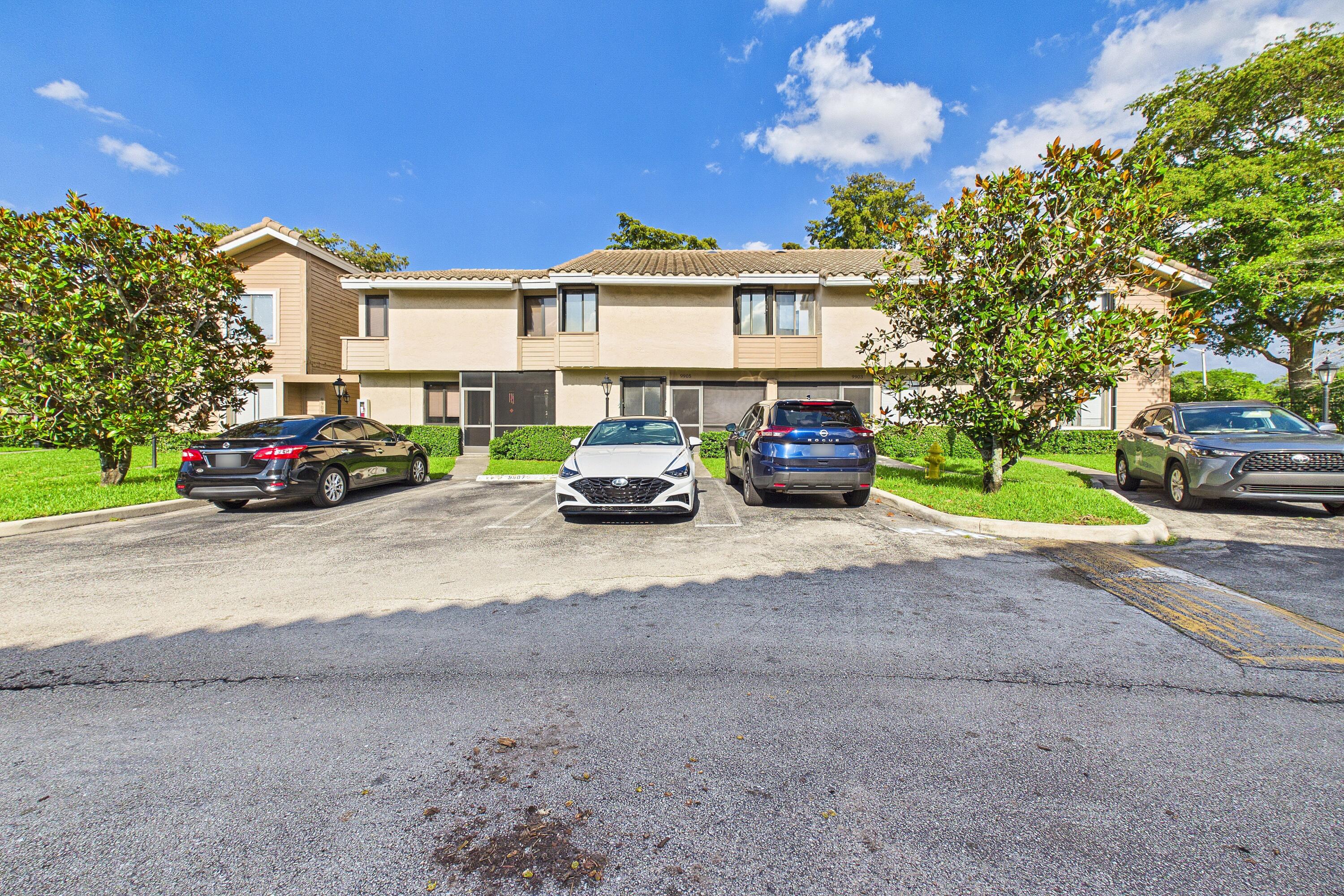 MAPLEWOOD TOWNHOUSES CONDO - Residential